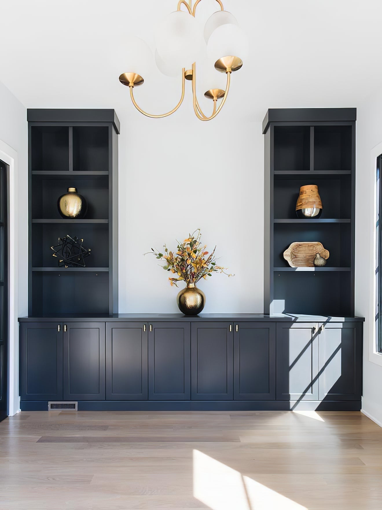 Nakia Chandelier