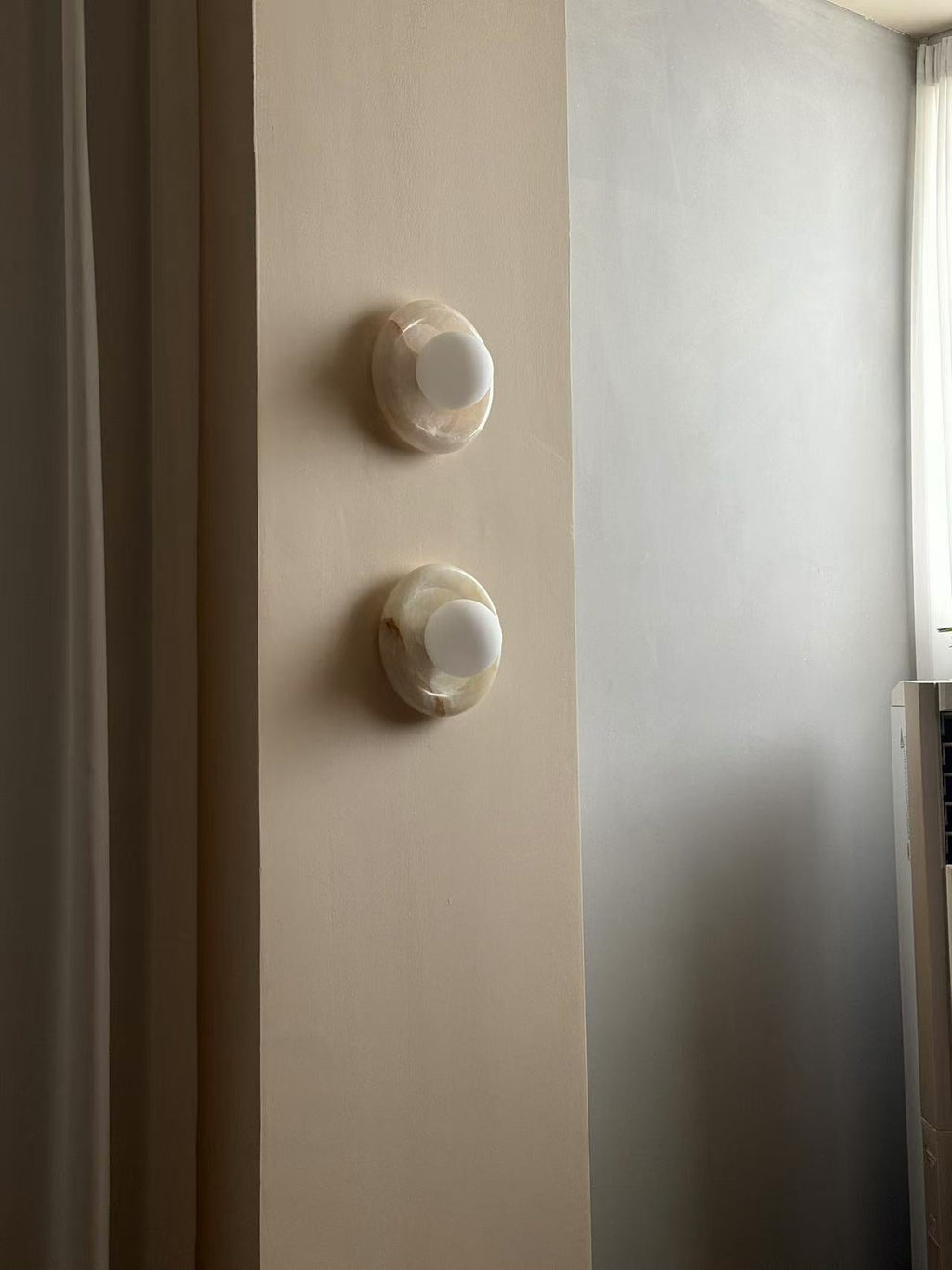 Gravure Onyx Sconce