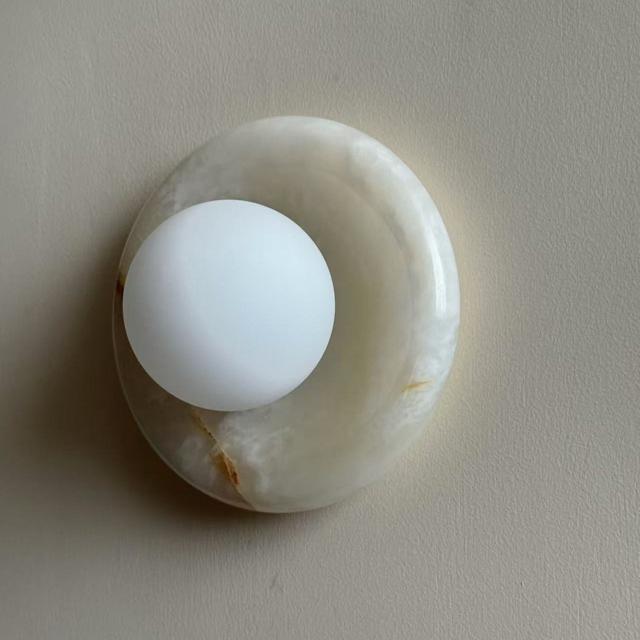 Gravure Onyx Sconce