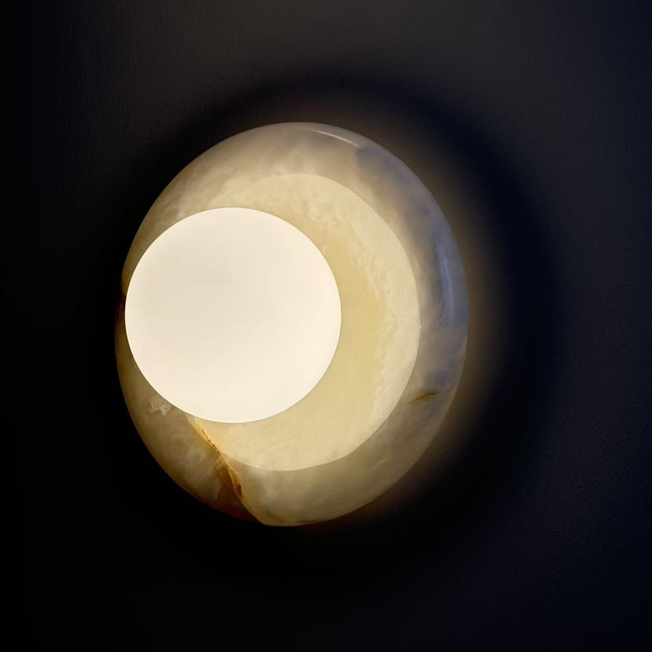 Gravure Onyx Sconce
