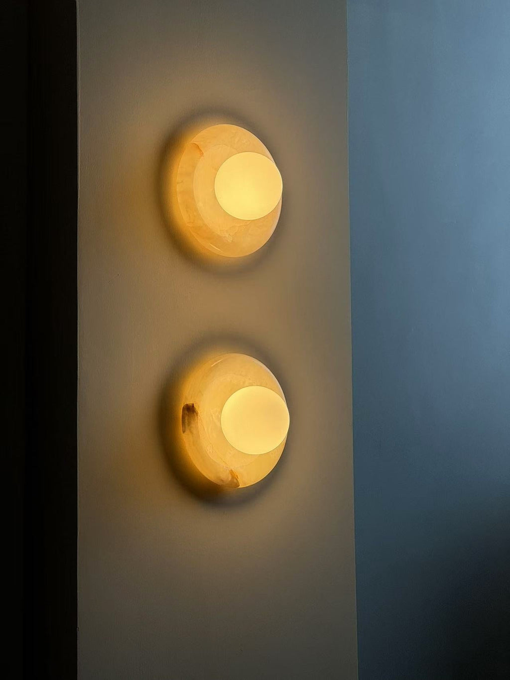 Gravure Onyx Sconce