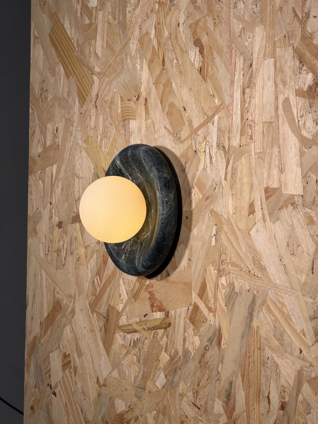 Gravure Sconce Verde Guatemala