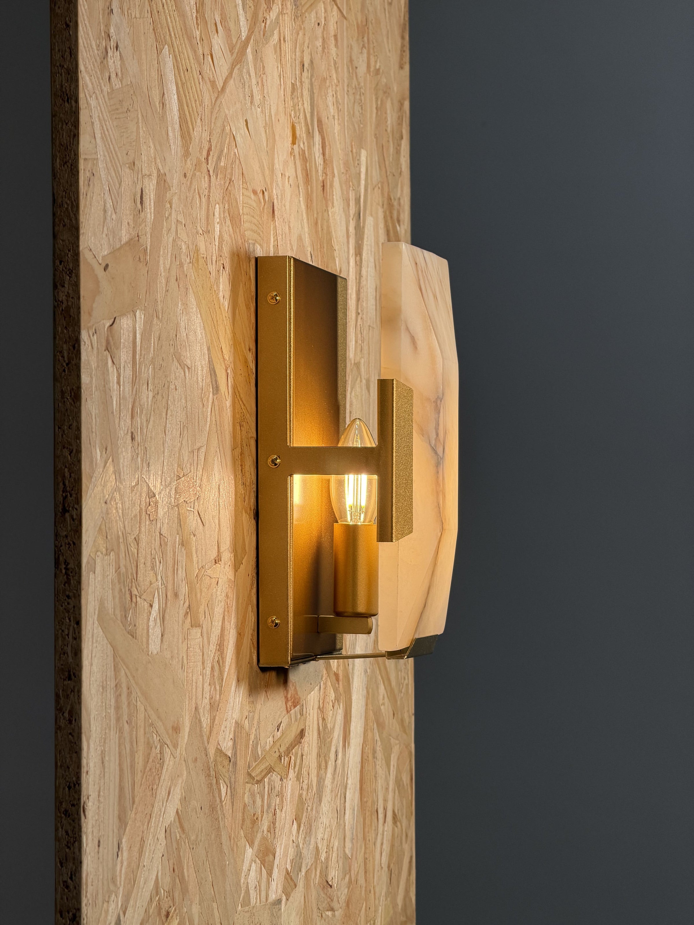 Harlow Alabaster Sconce