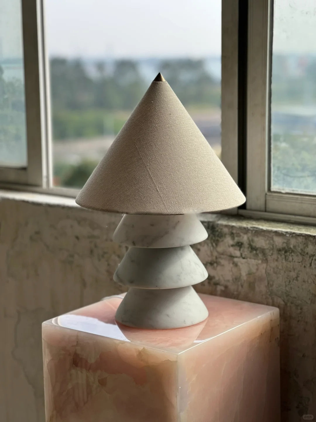 Jupiter Onyx Table Lamp