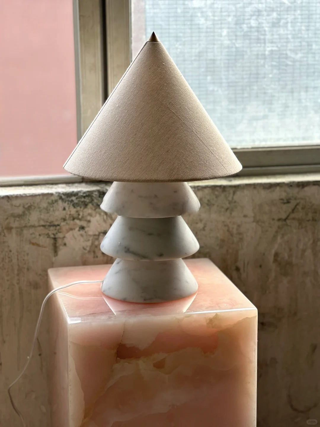 Jupiter Onyx Table Lamp