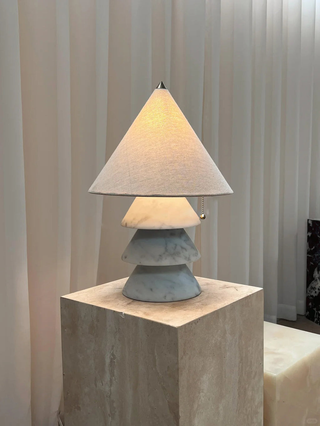 Jupiter Onyx Table Lamp