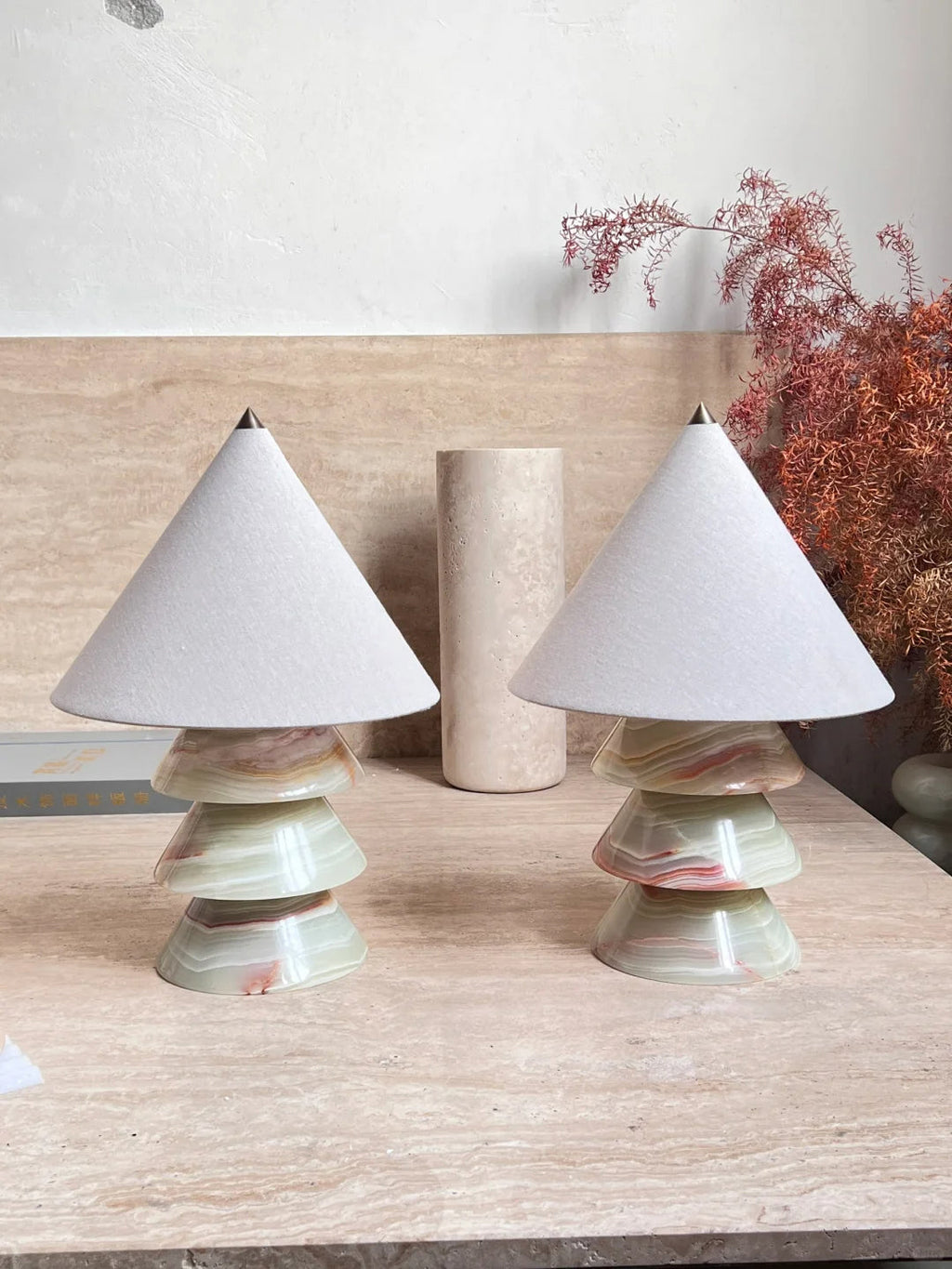 Jupiter Onyx Table Lamp