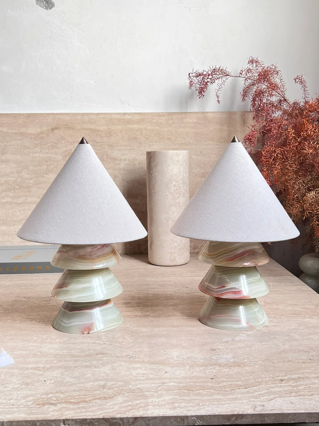 Jupiter Onyx Table Lamp