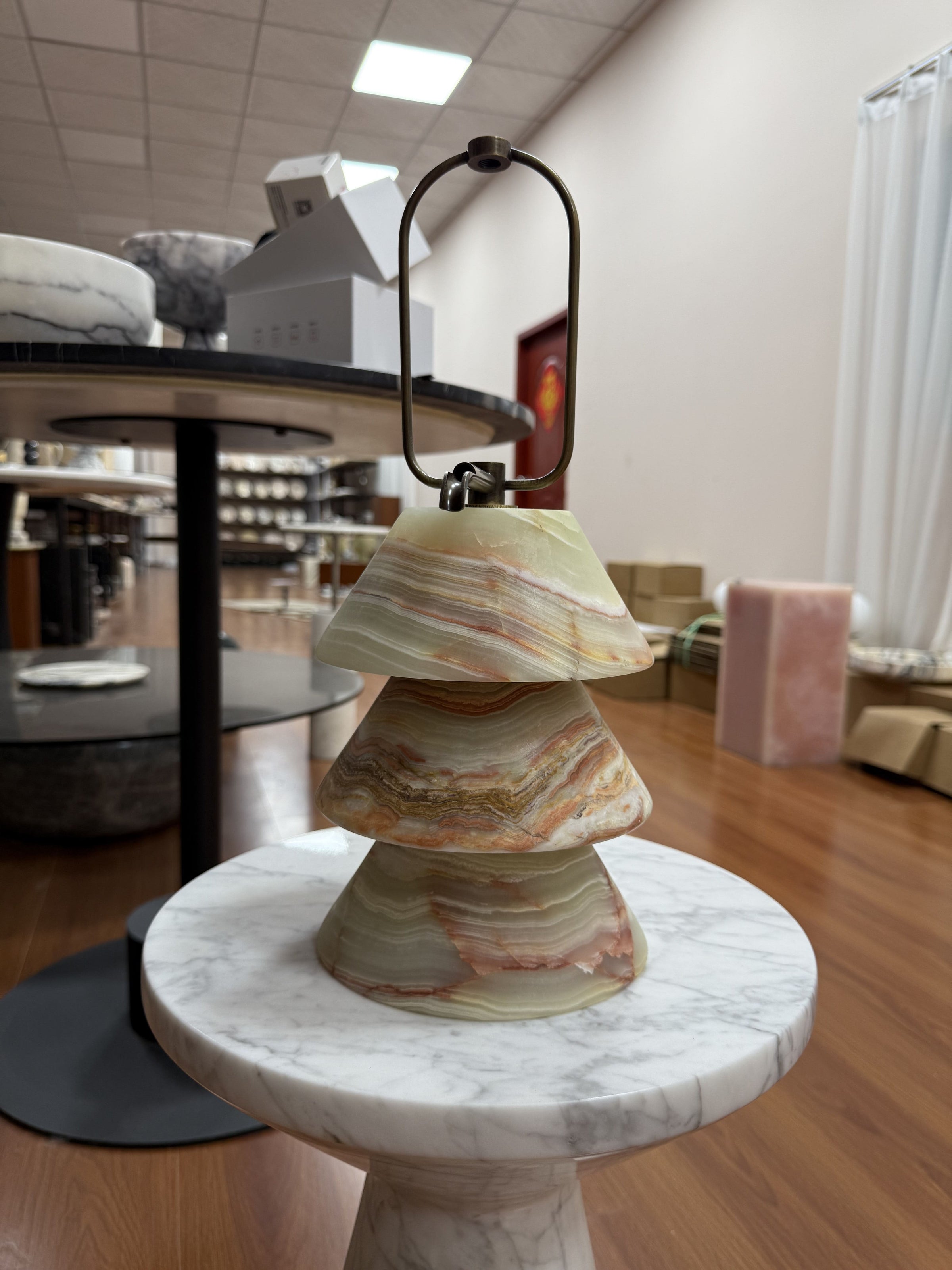 Jupiter Onyx Table Lamp