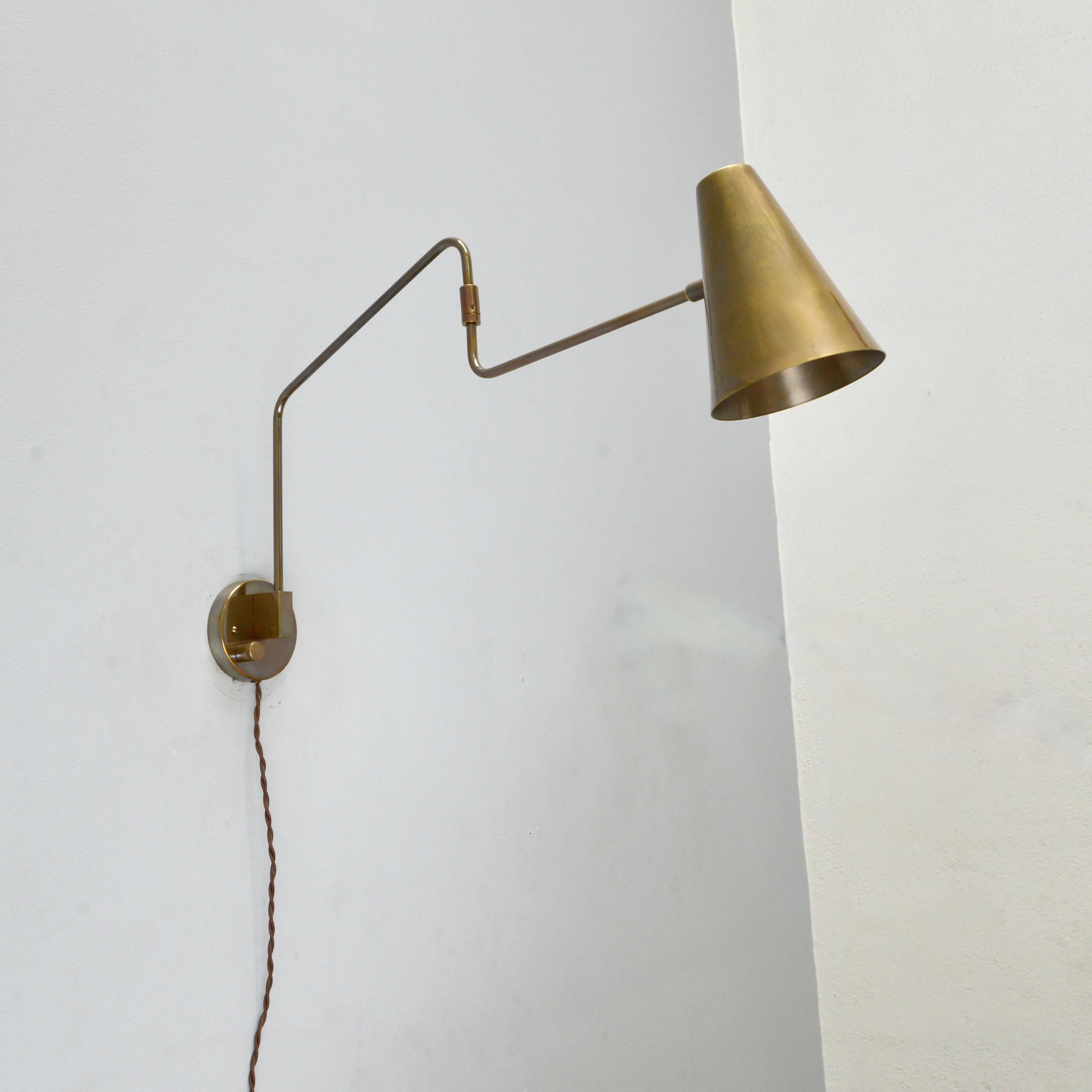 LU Swing Sconce Plug-In