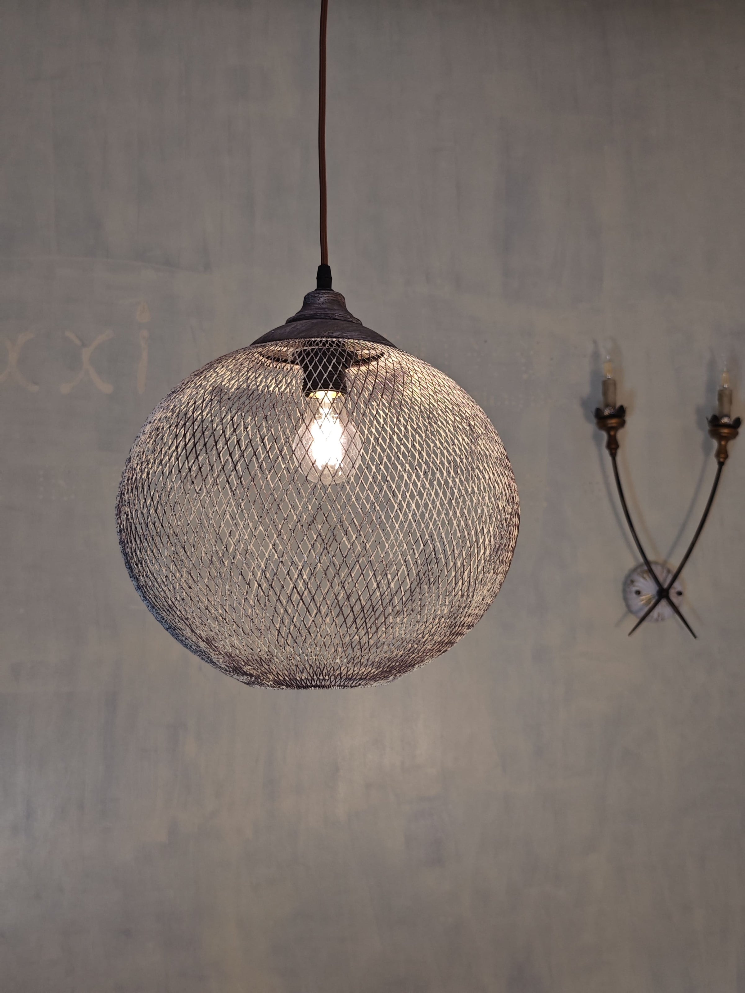 Lanister Mesh Pendant Light