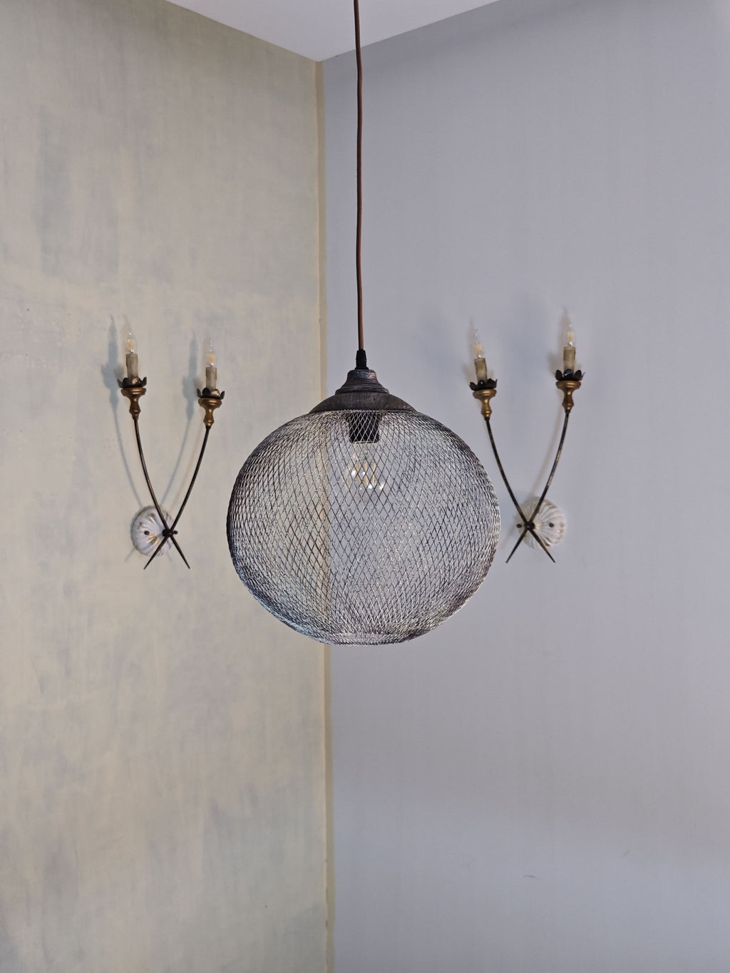 Lanister Mesh Pendant Light