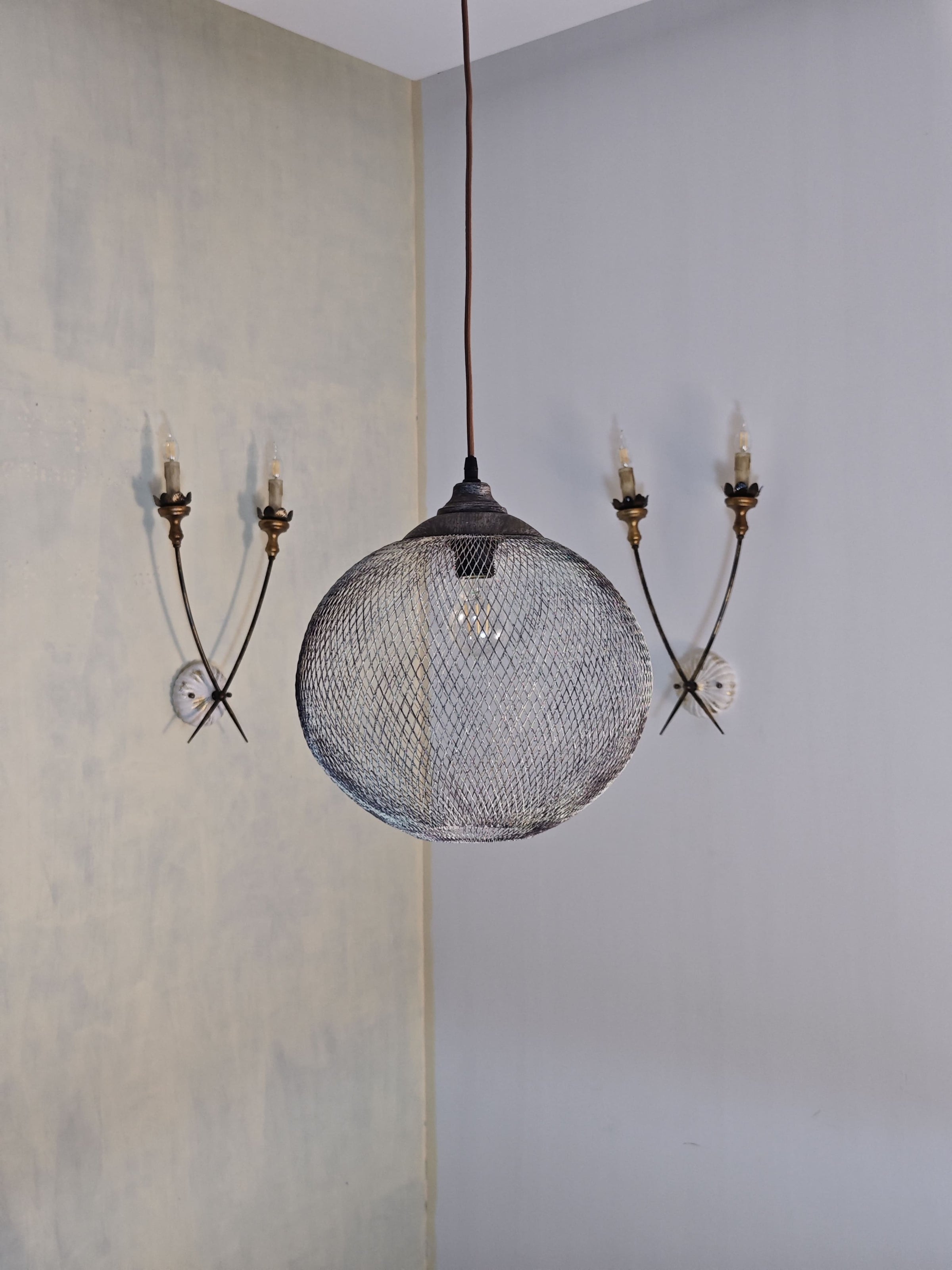 Lanister Mesh Pendant Light