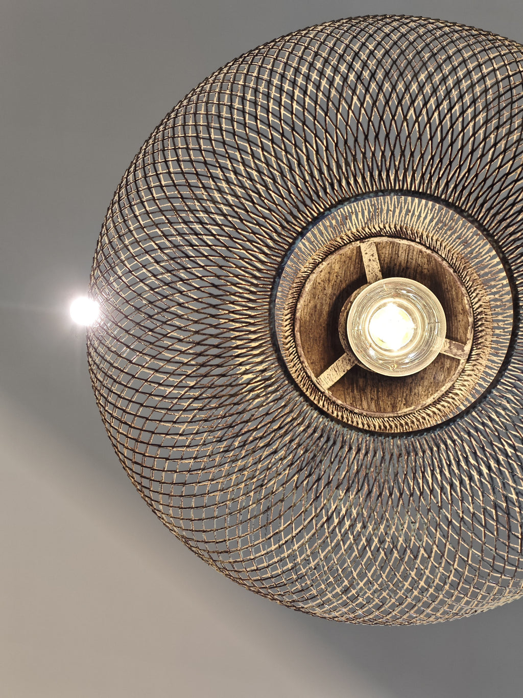 Lanister Mesh Pendant Light