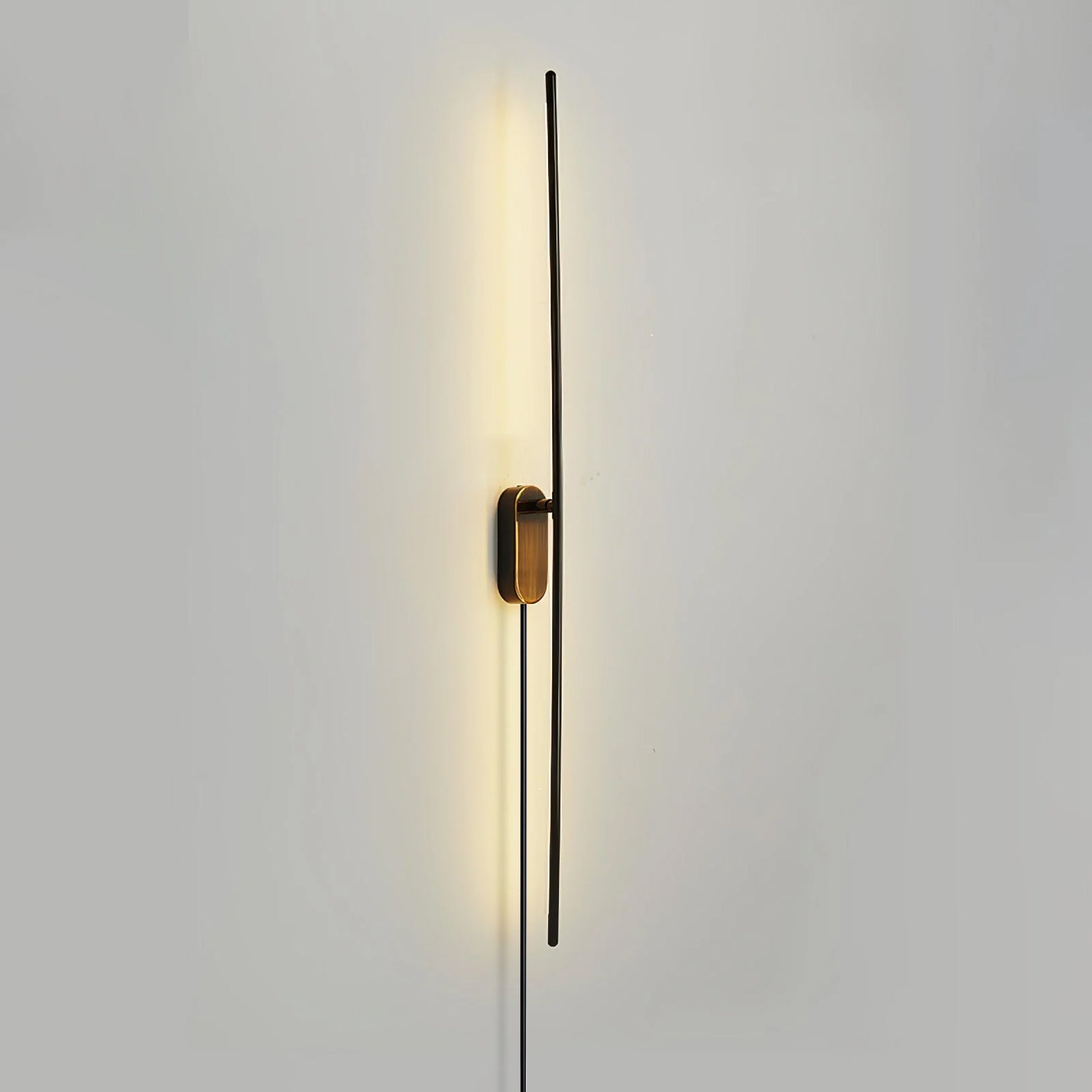 Linnen Rod Plug-in Wall Sconce