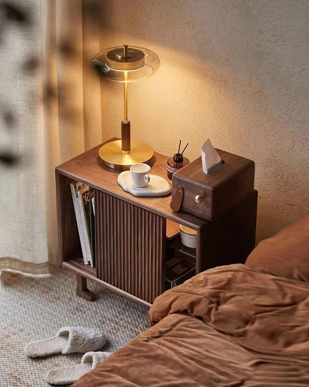 Loba Table Lamp