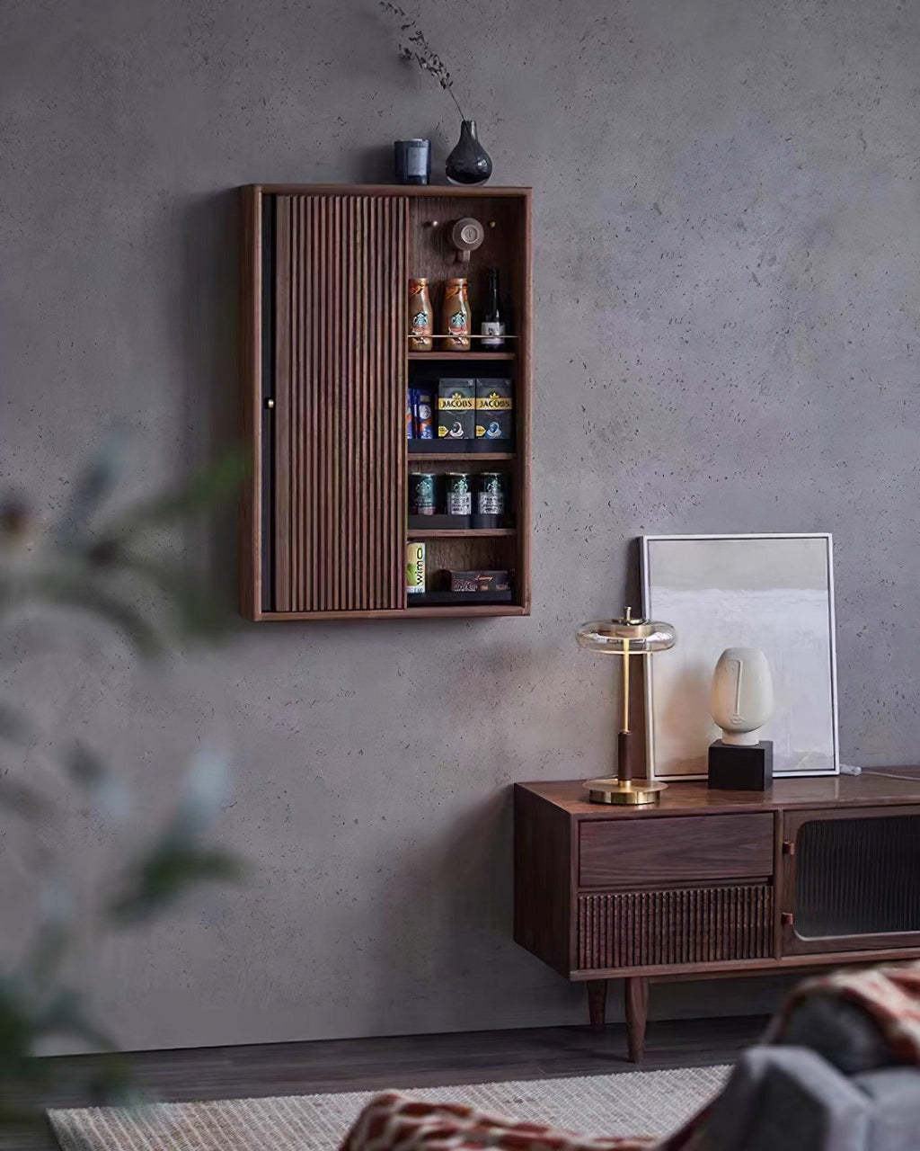 Loba Table Lamp