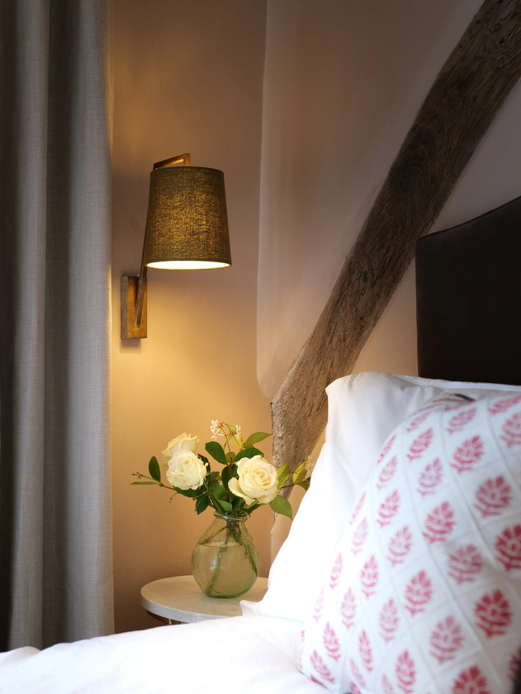 Monty Wall Light