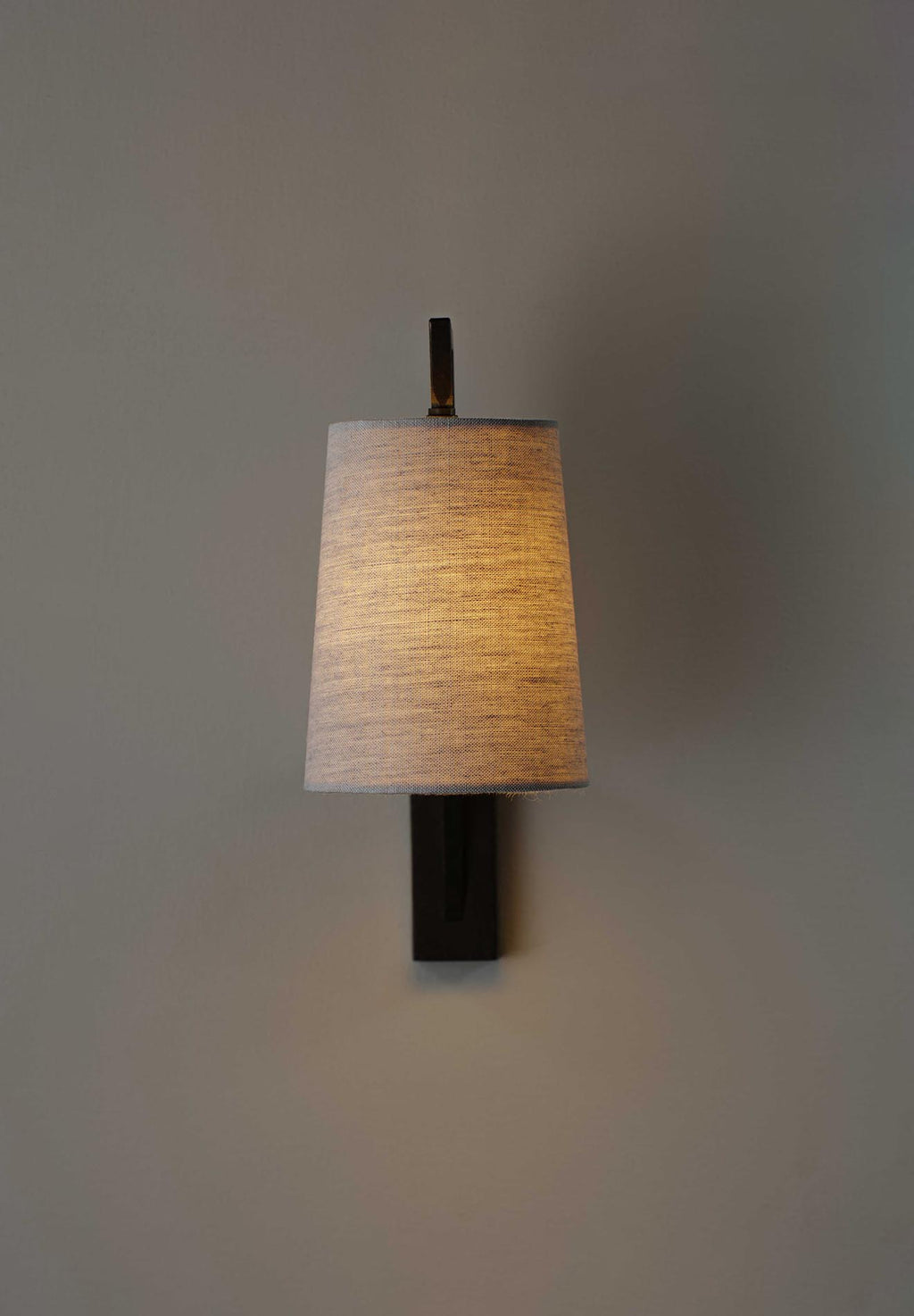 Monty Wall Light