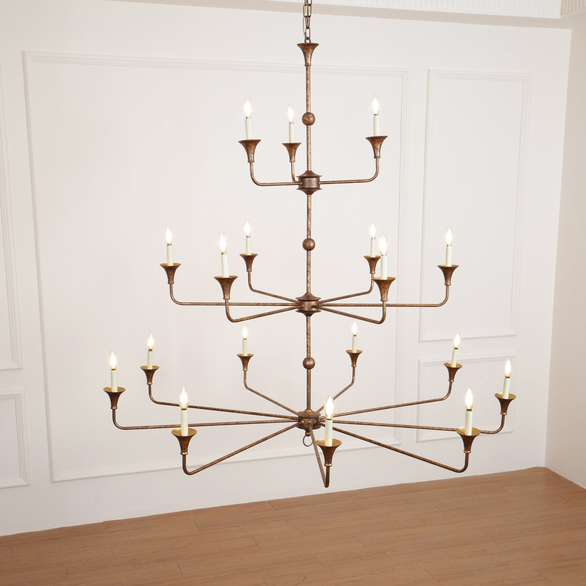 Tolly Grande Chandelier