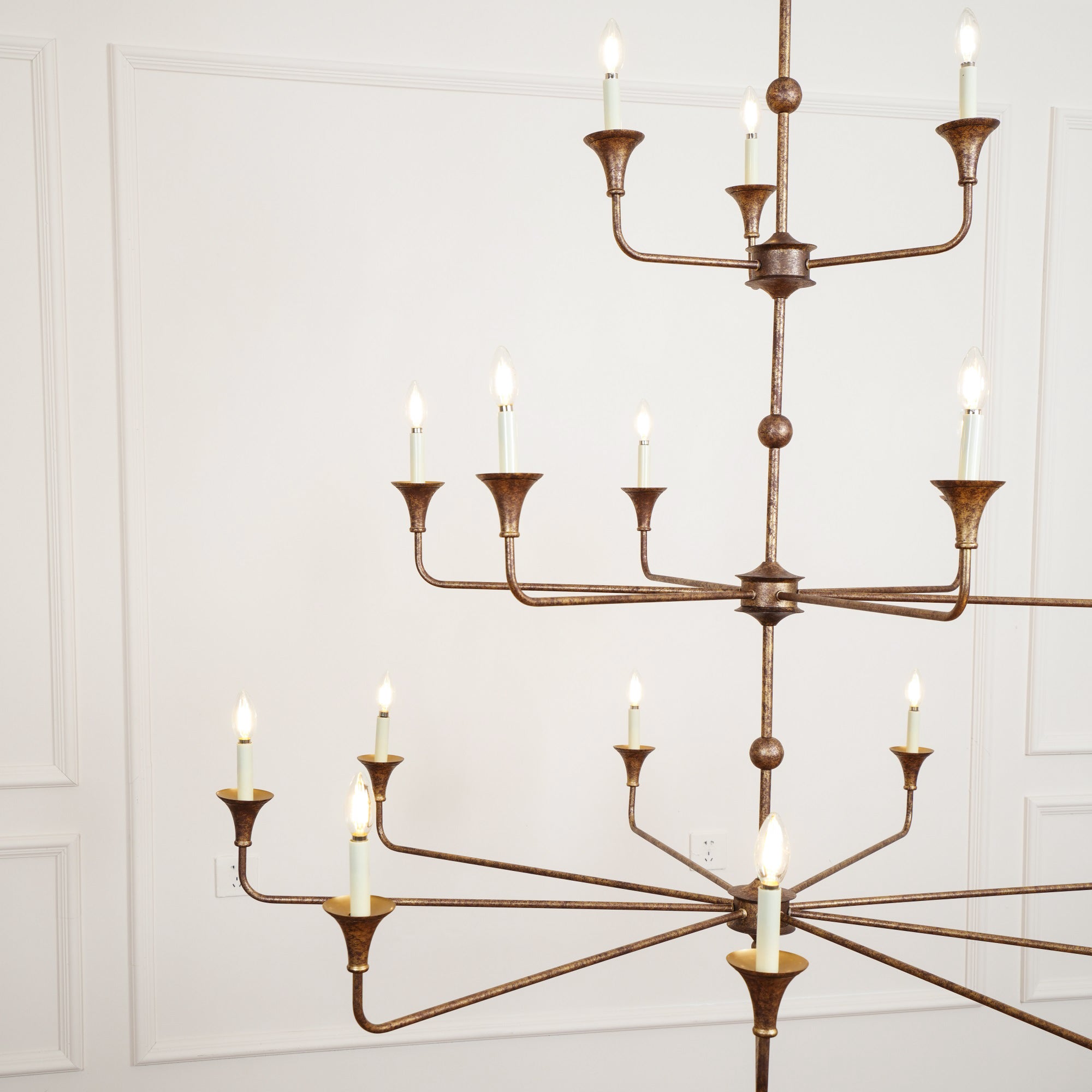 Tolly Grande Chandelier