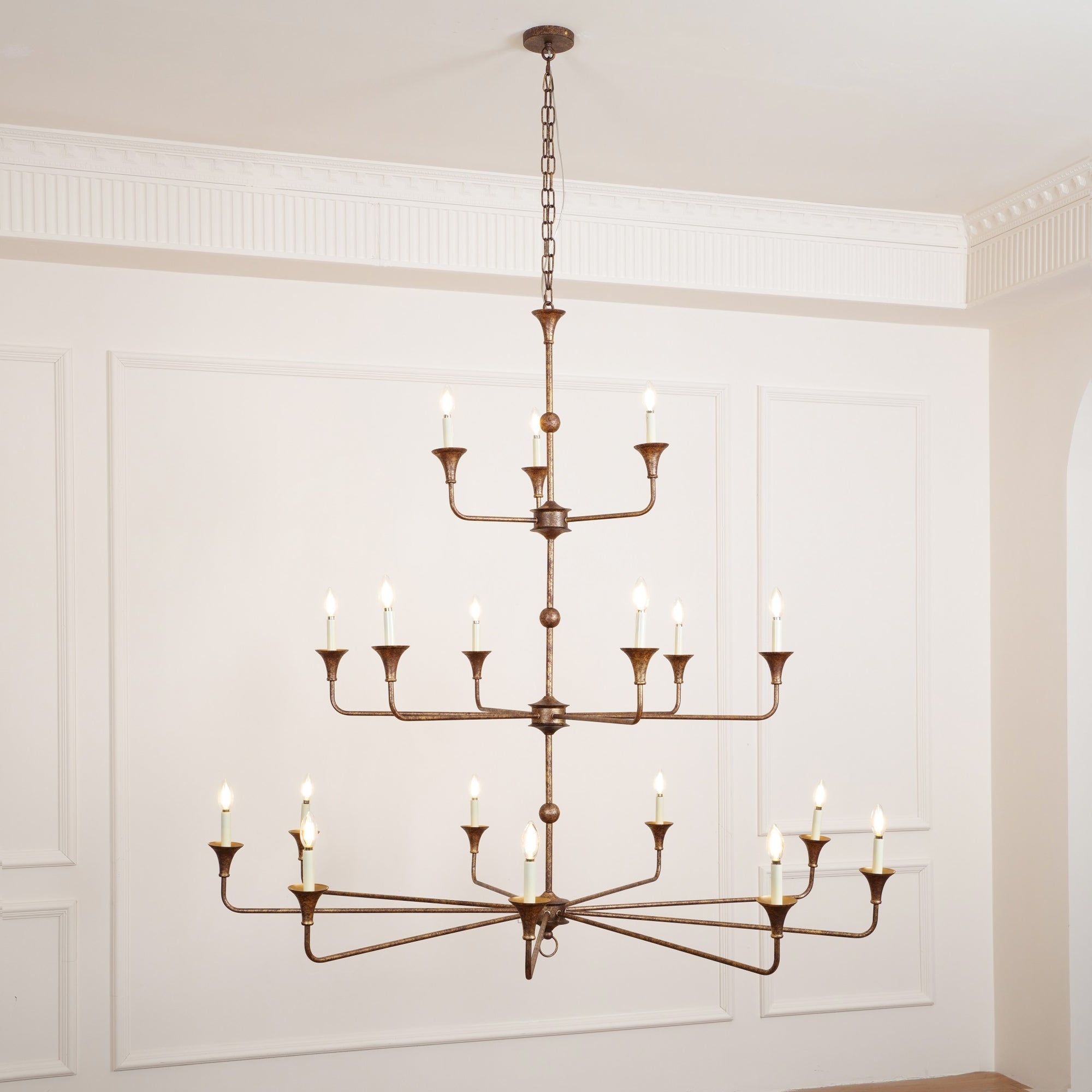 Tolly Grande Chandelier