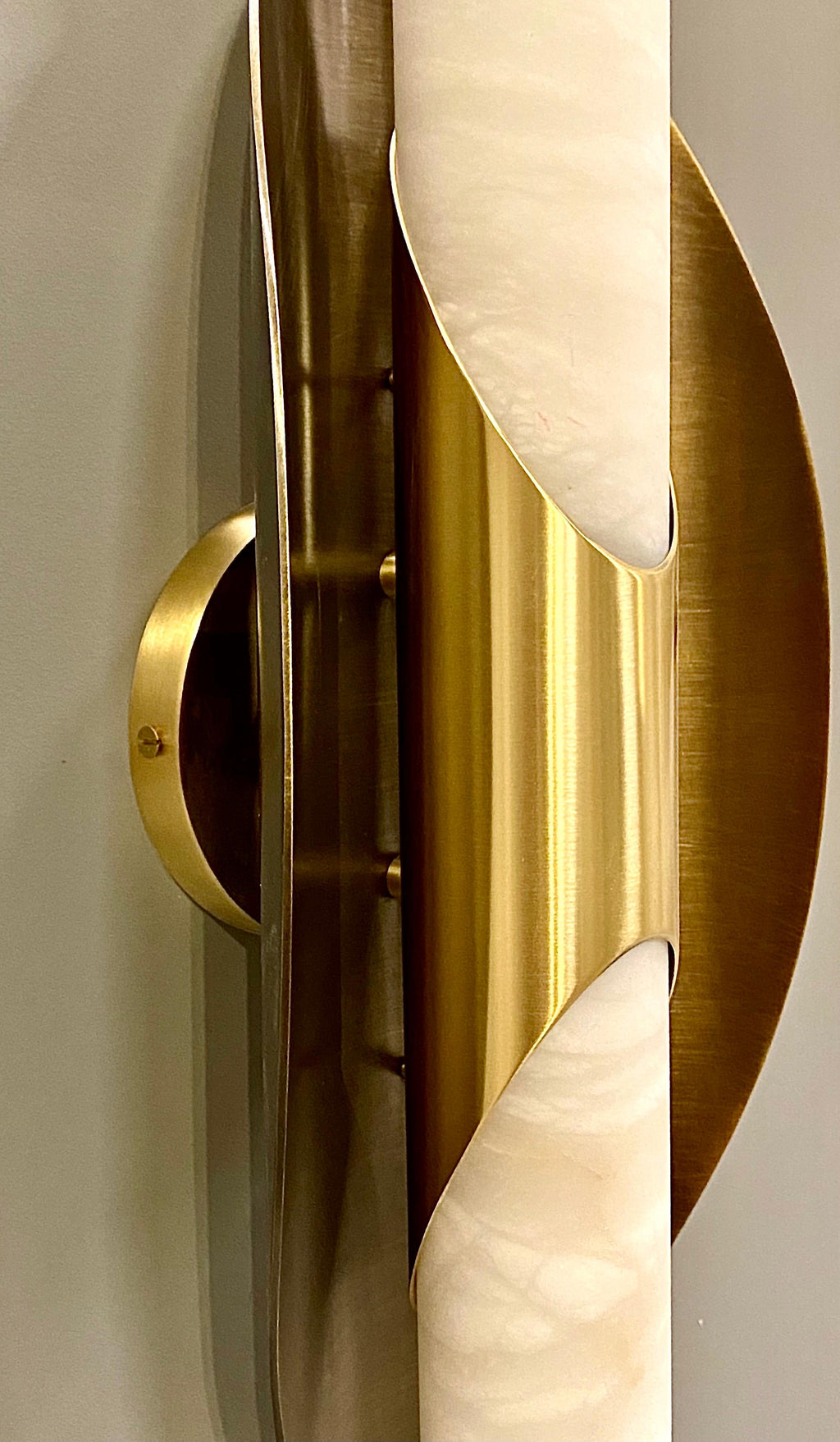 Manta Alabaster Wall Sconce