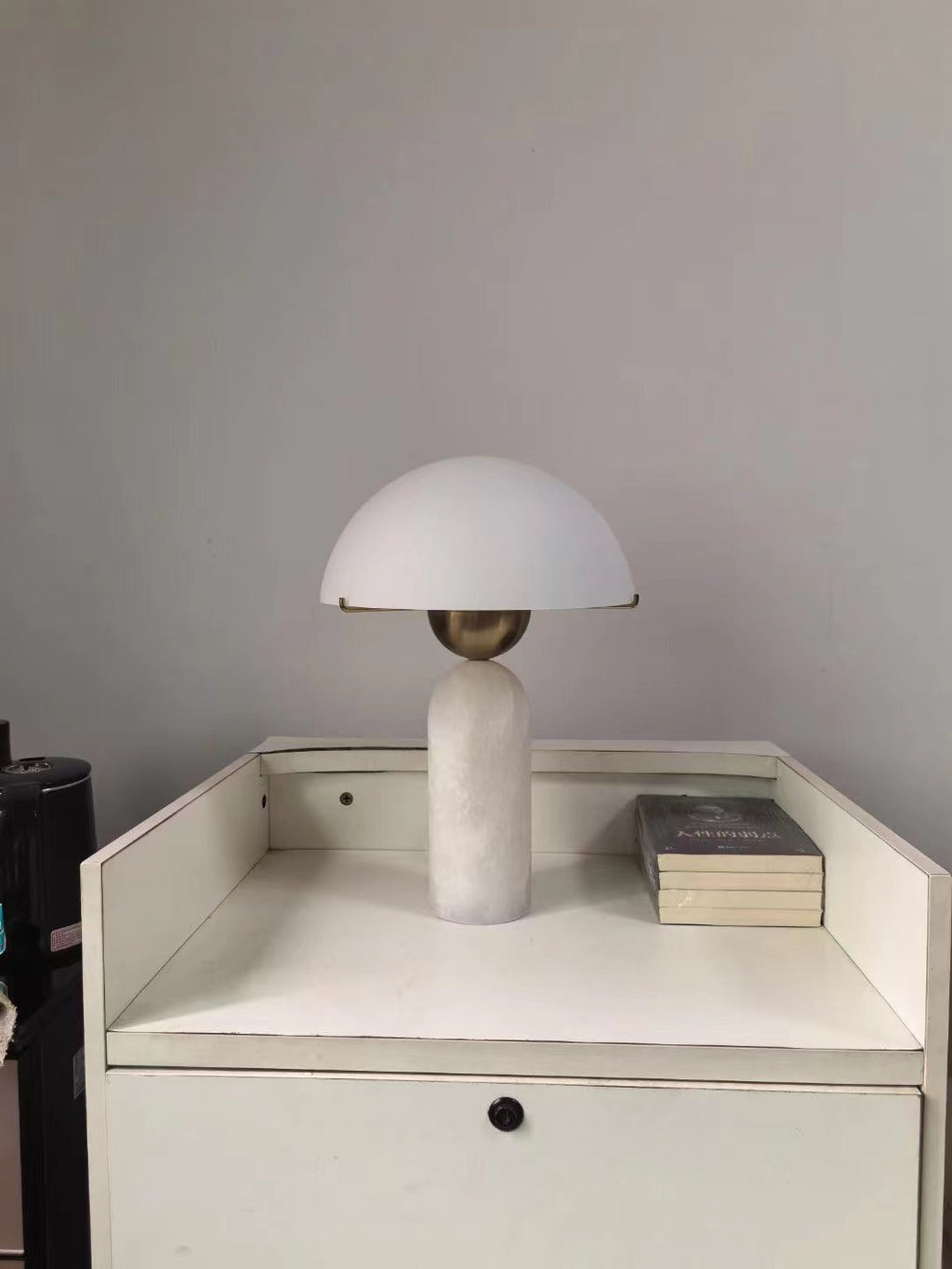 Peono Alabaster Table Lamp
