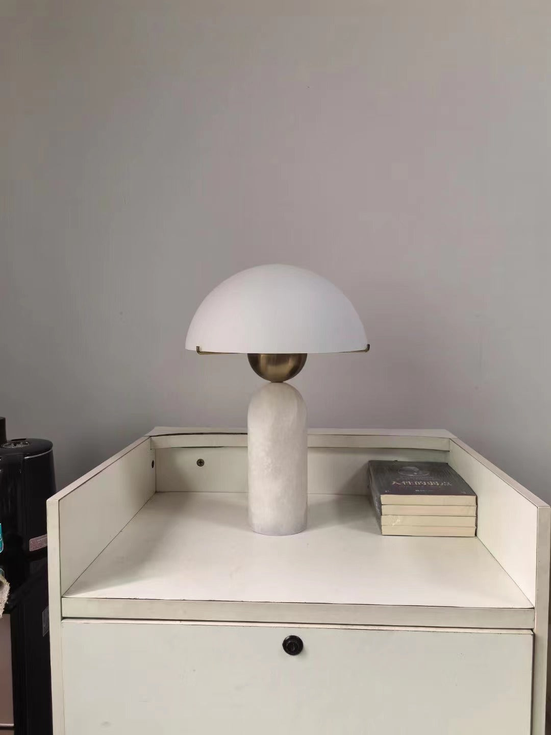 Peono Alabaster Table Lamp