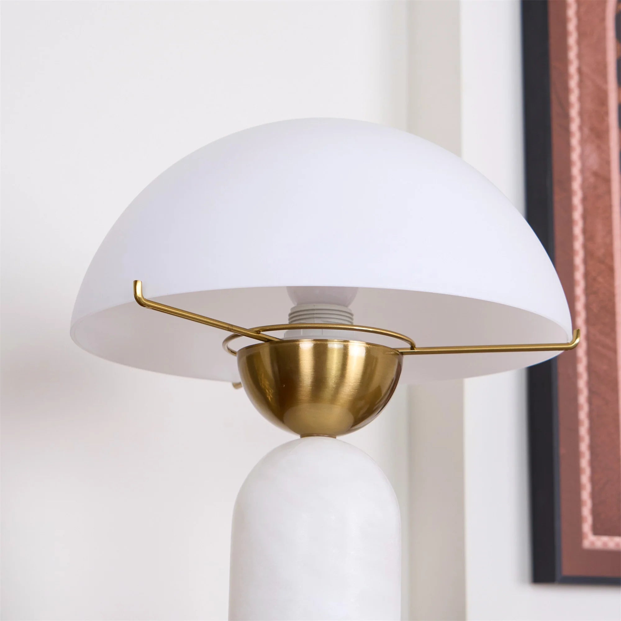 Peono Alabaster Table Lamp