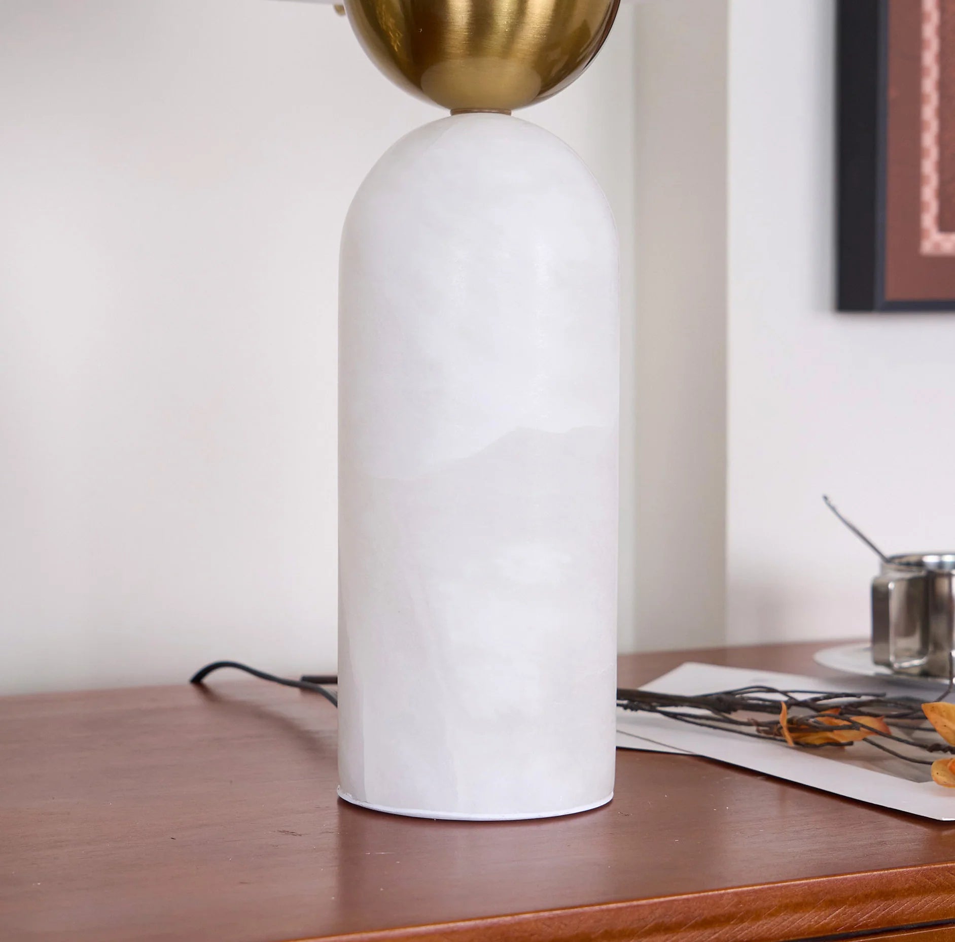 Peono Alabaster Table Lamp