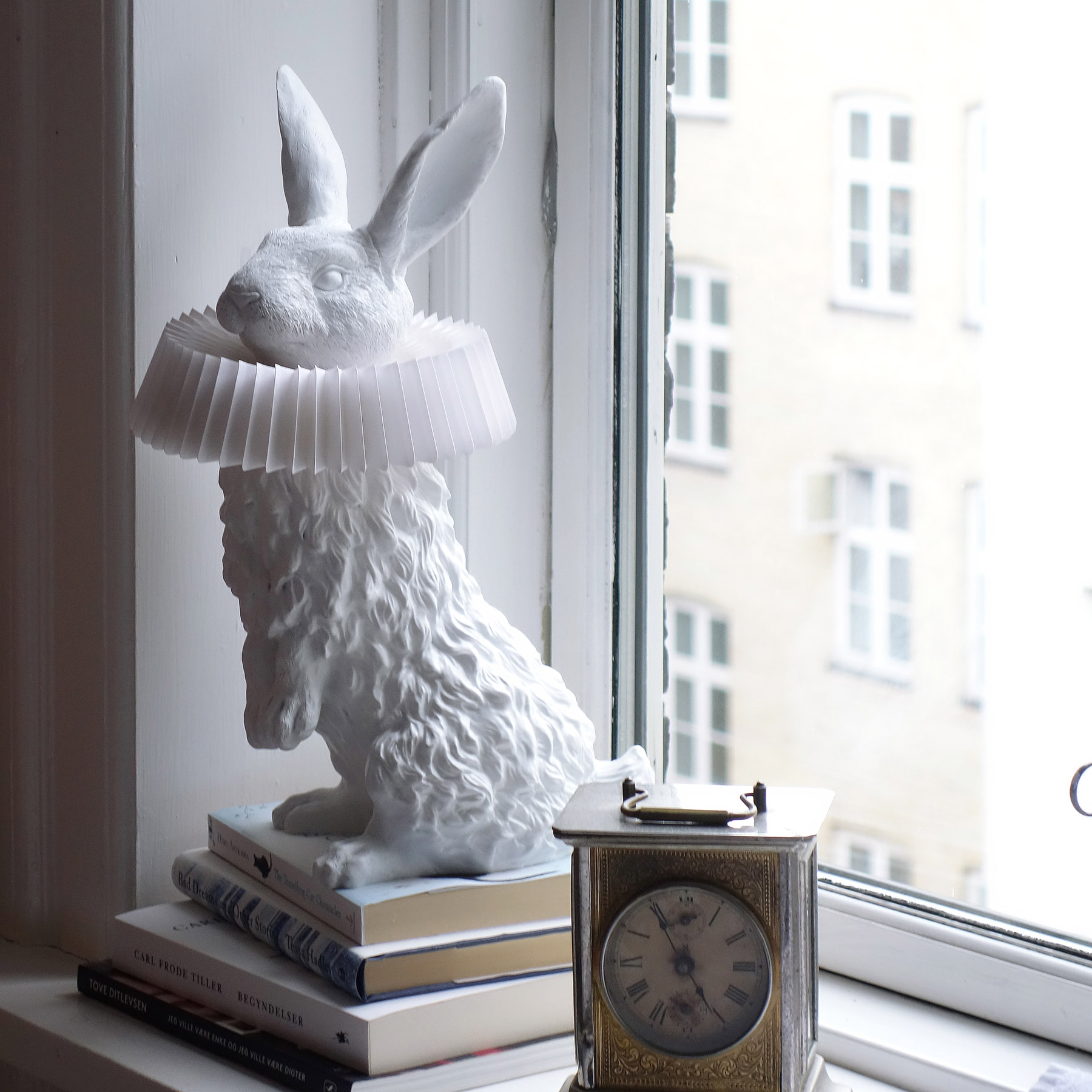 Rabbit Sculpture Table Lamp