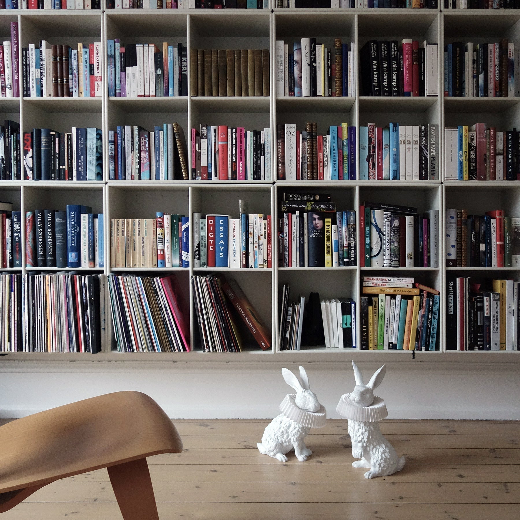Rabbit Sculpture Table Lamp