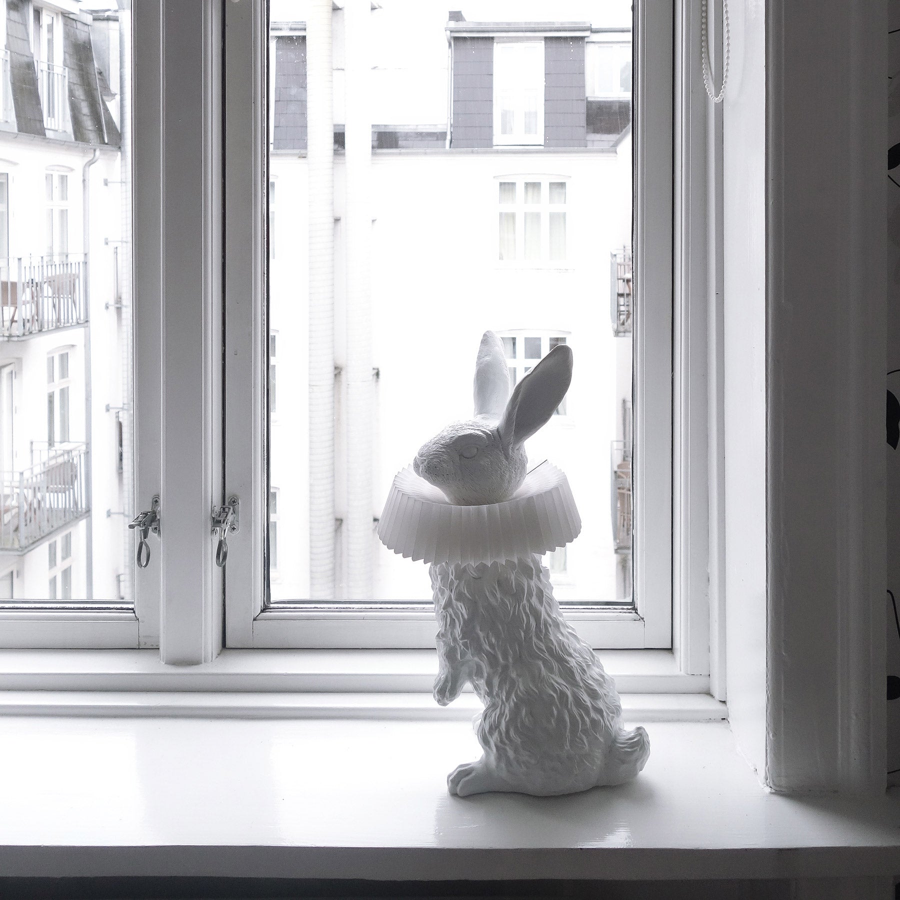 Rabbit Sculpture Table Lamp