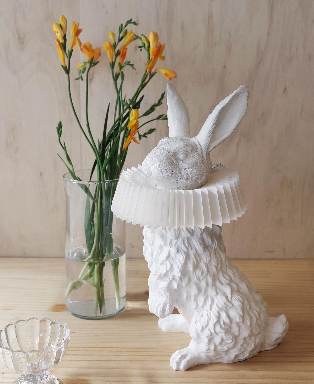 Rabbit Sculpture Table Lamp