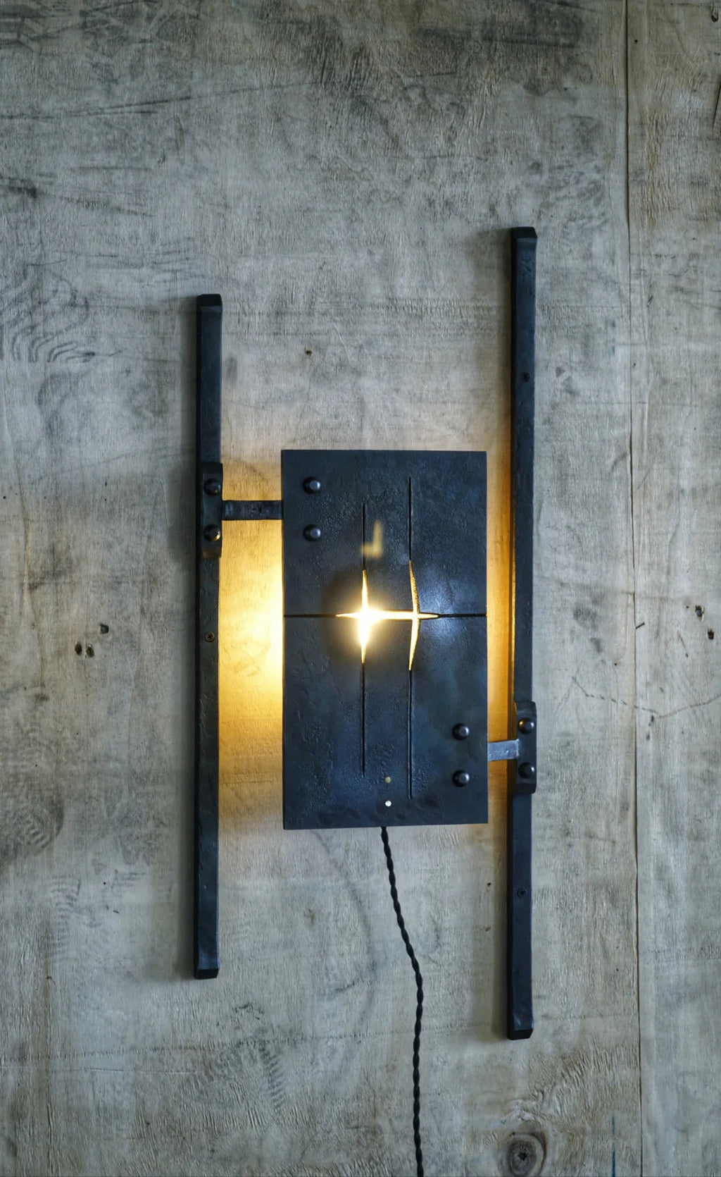 Rift Sconce