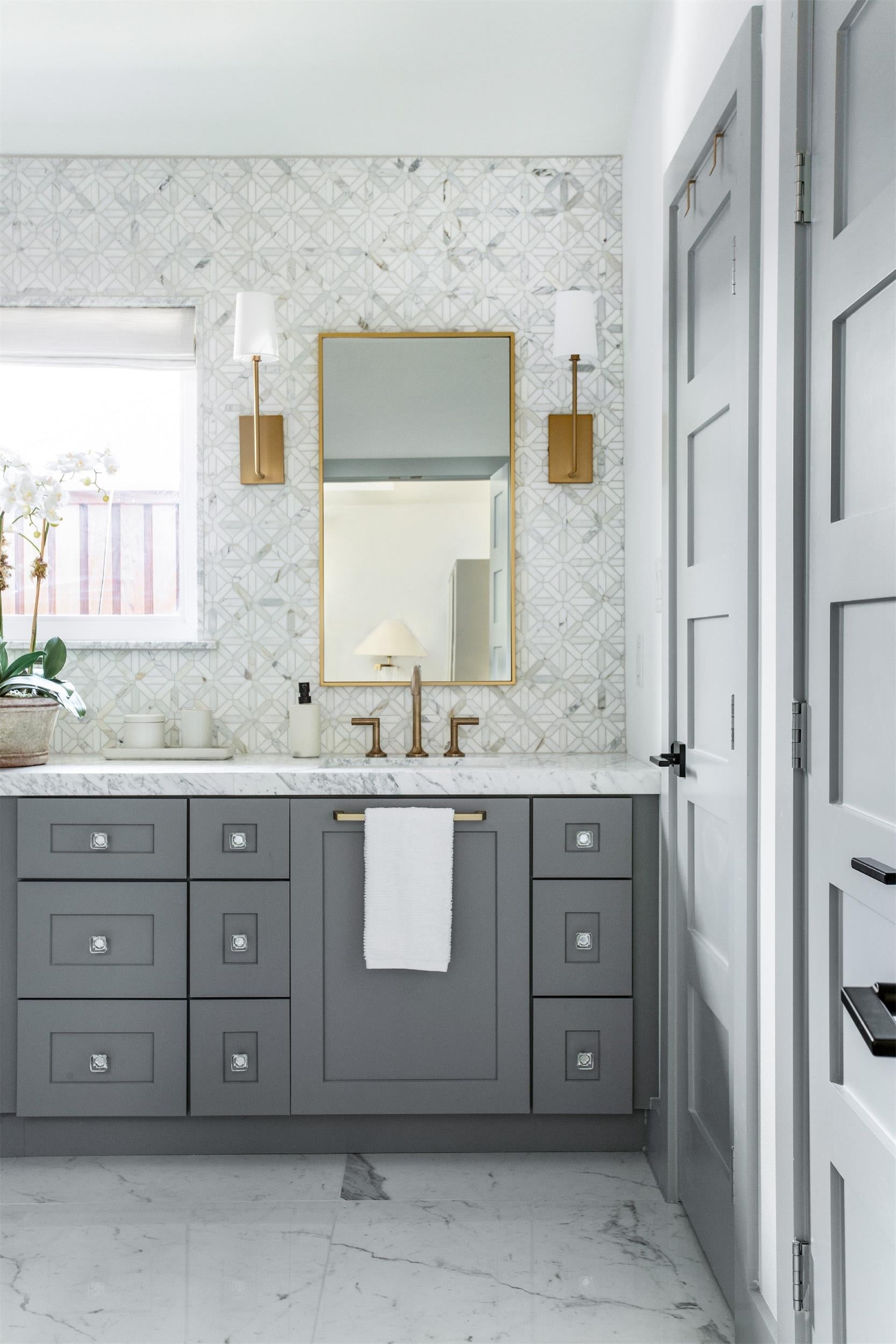 Roy Wall Sconce