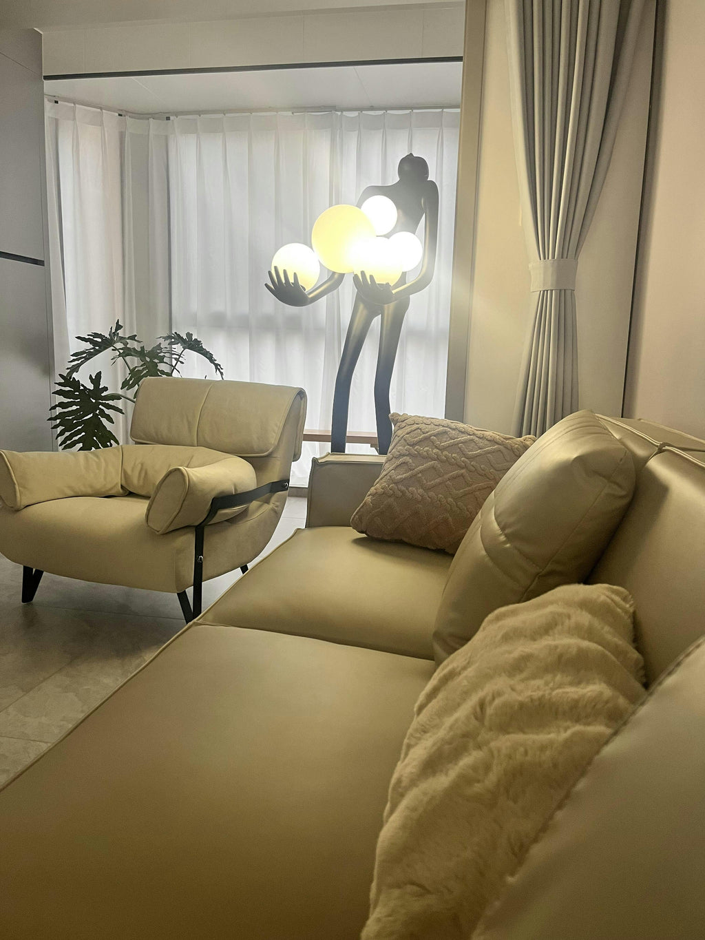 Sassoon Sculpture Floor Lamp