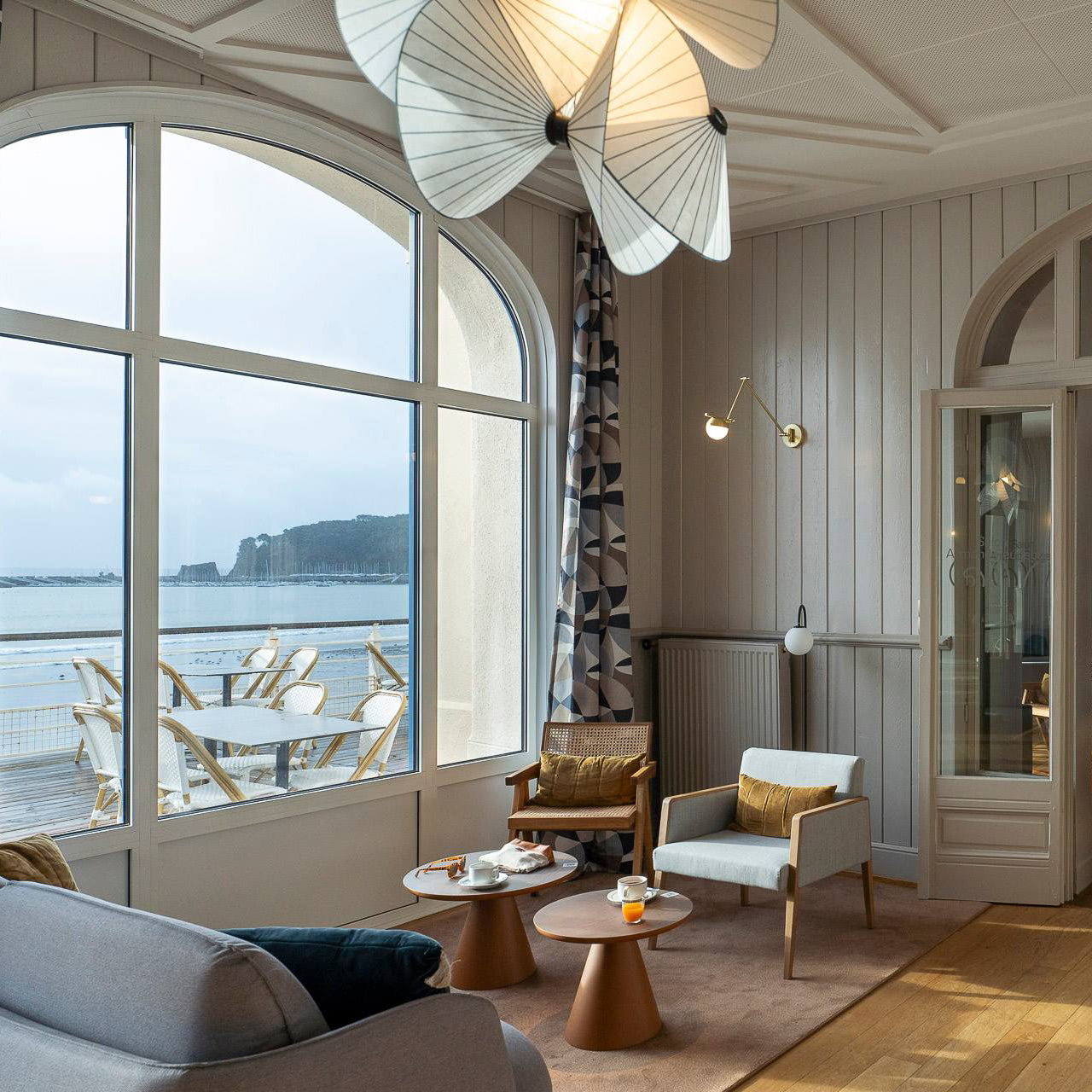 Serpentine Pendant Lamp