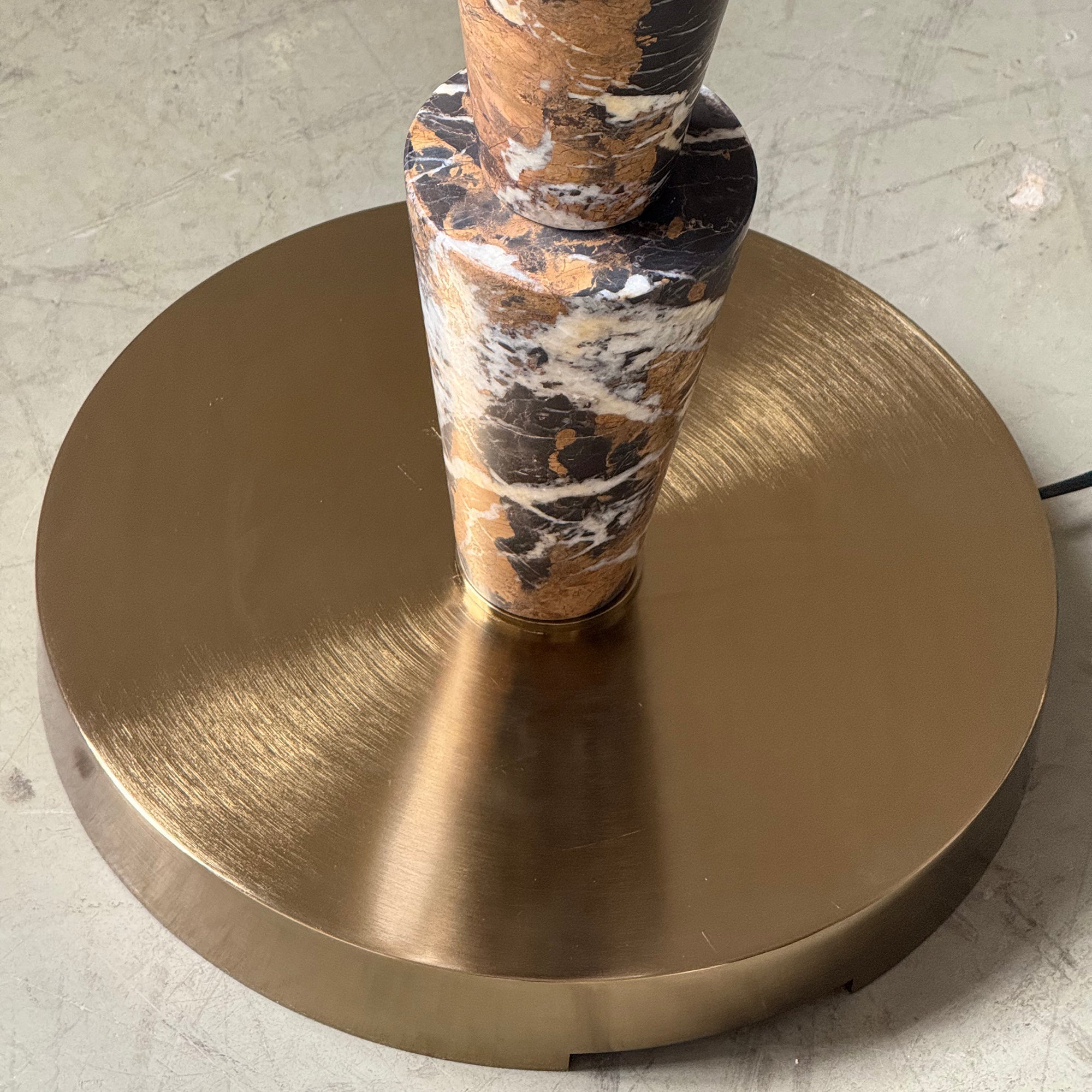 Nizwa Floor Lamp