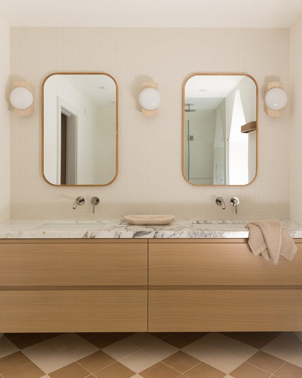 Stahl Wall Sconce