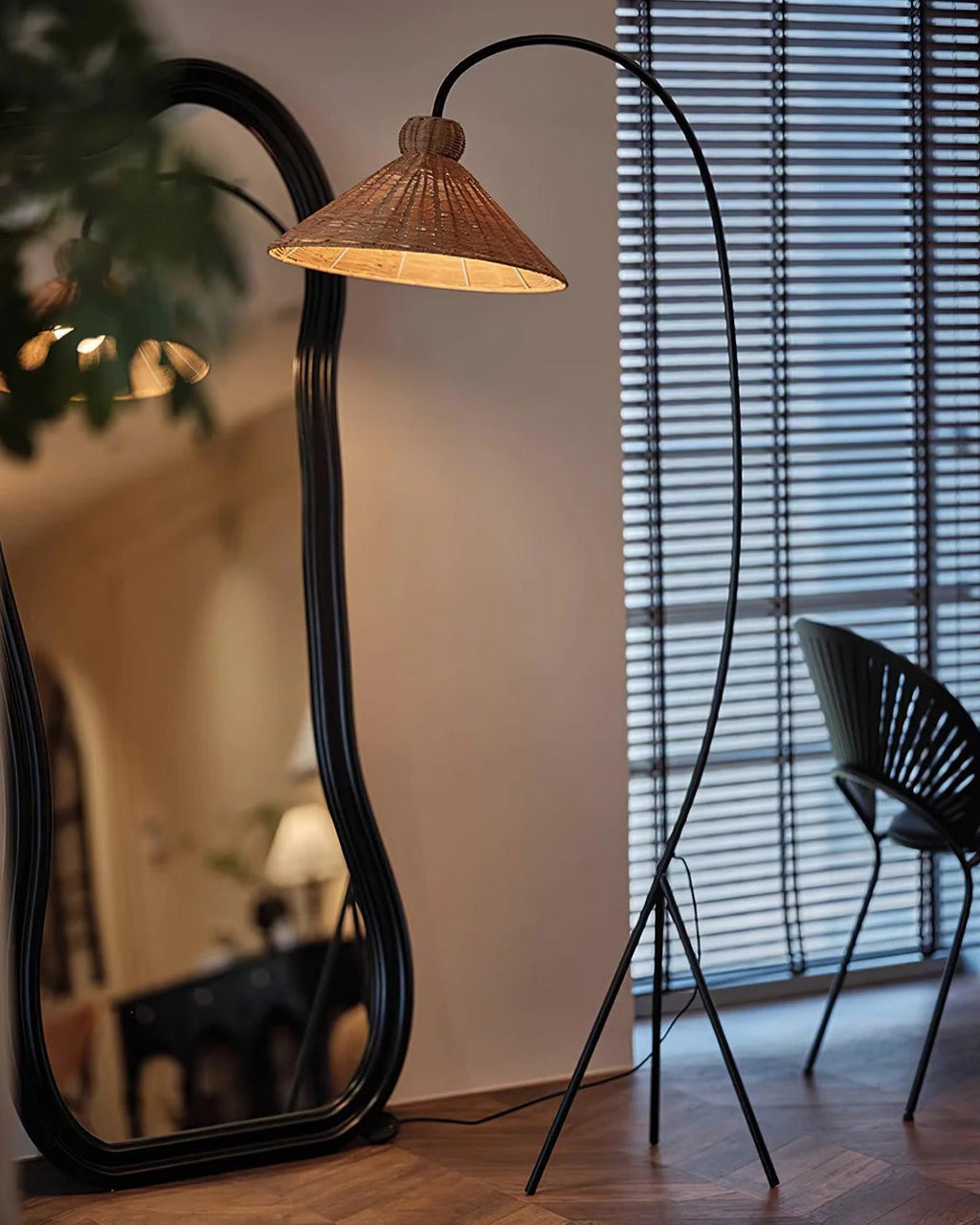 Swan Woven Floor Lamp