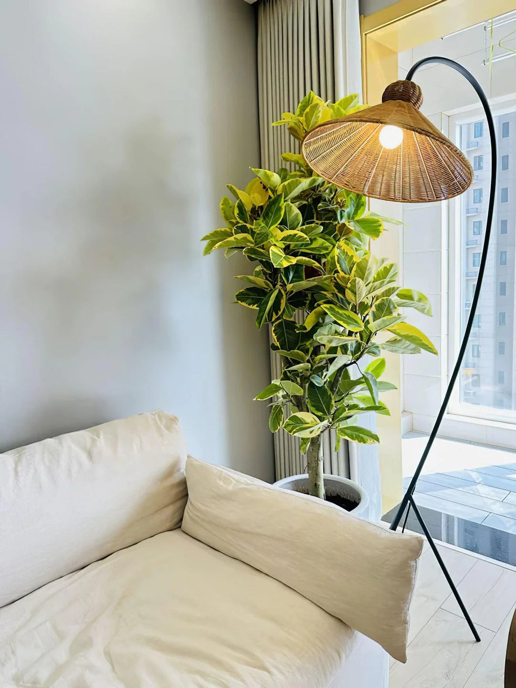 Swan Woven Floor Lamp