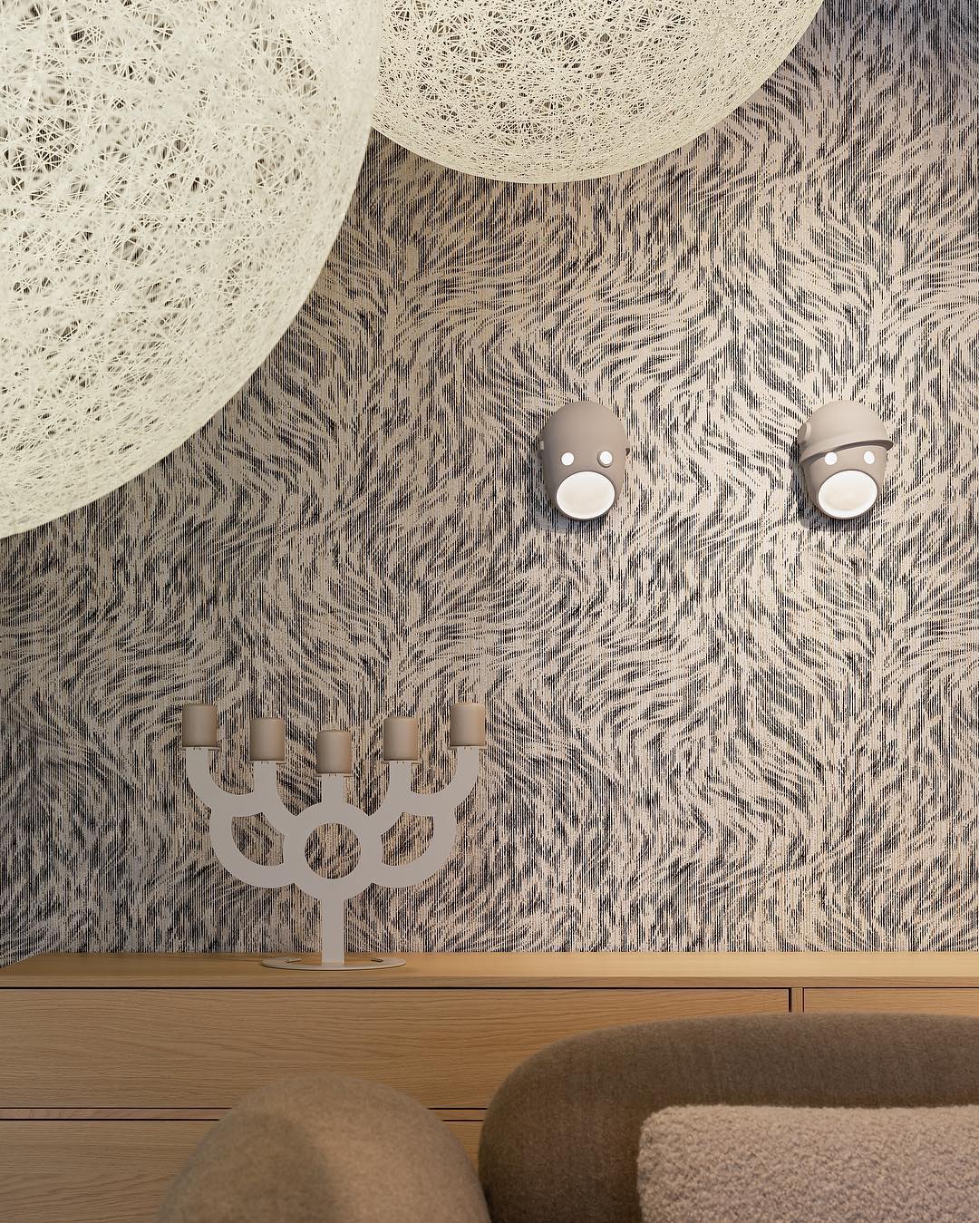 The Party Wall Lamp
