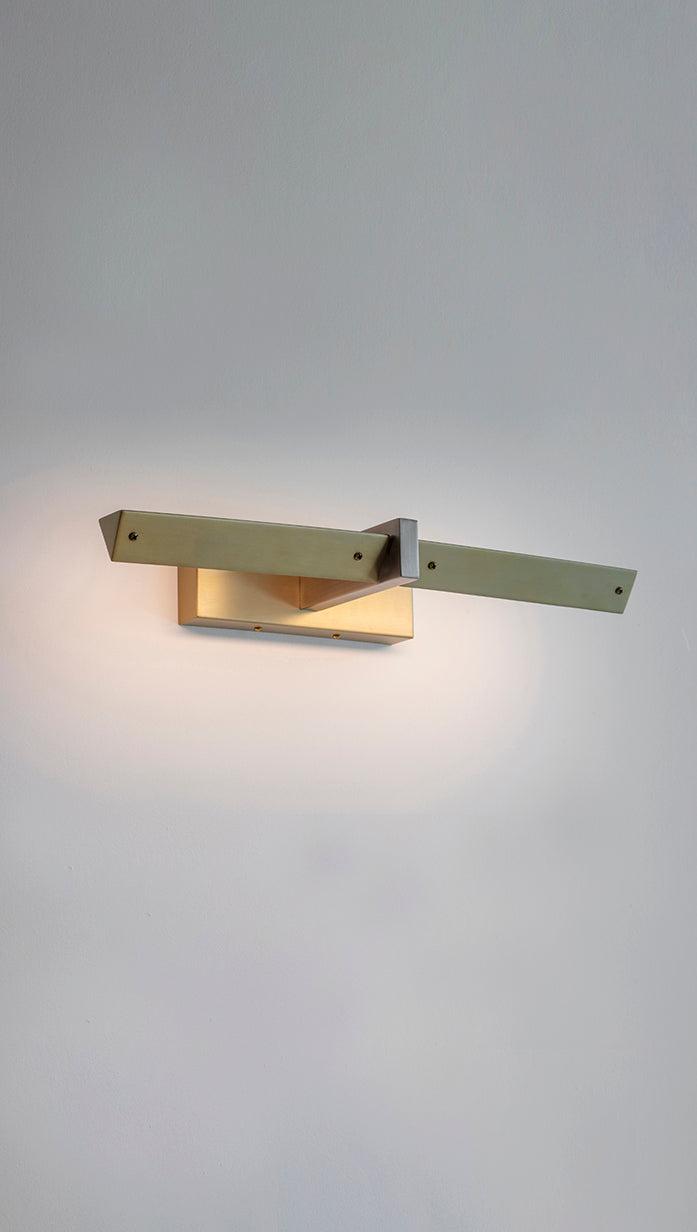 Three Edges Picture-Wall Sconce