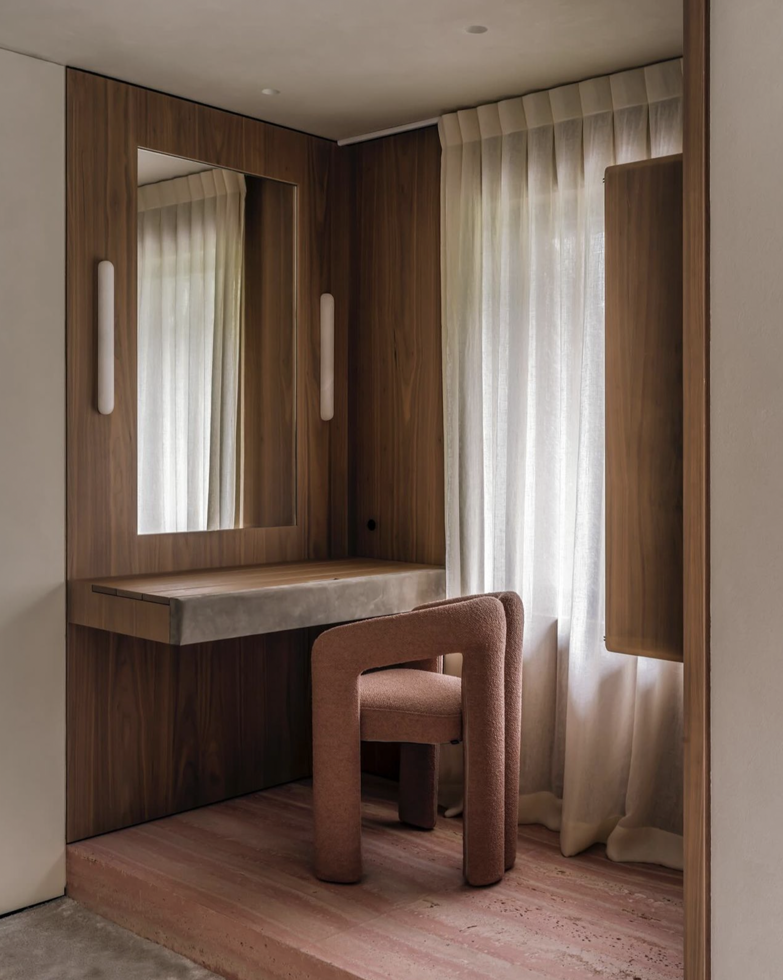 Tub Wall Sconce