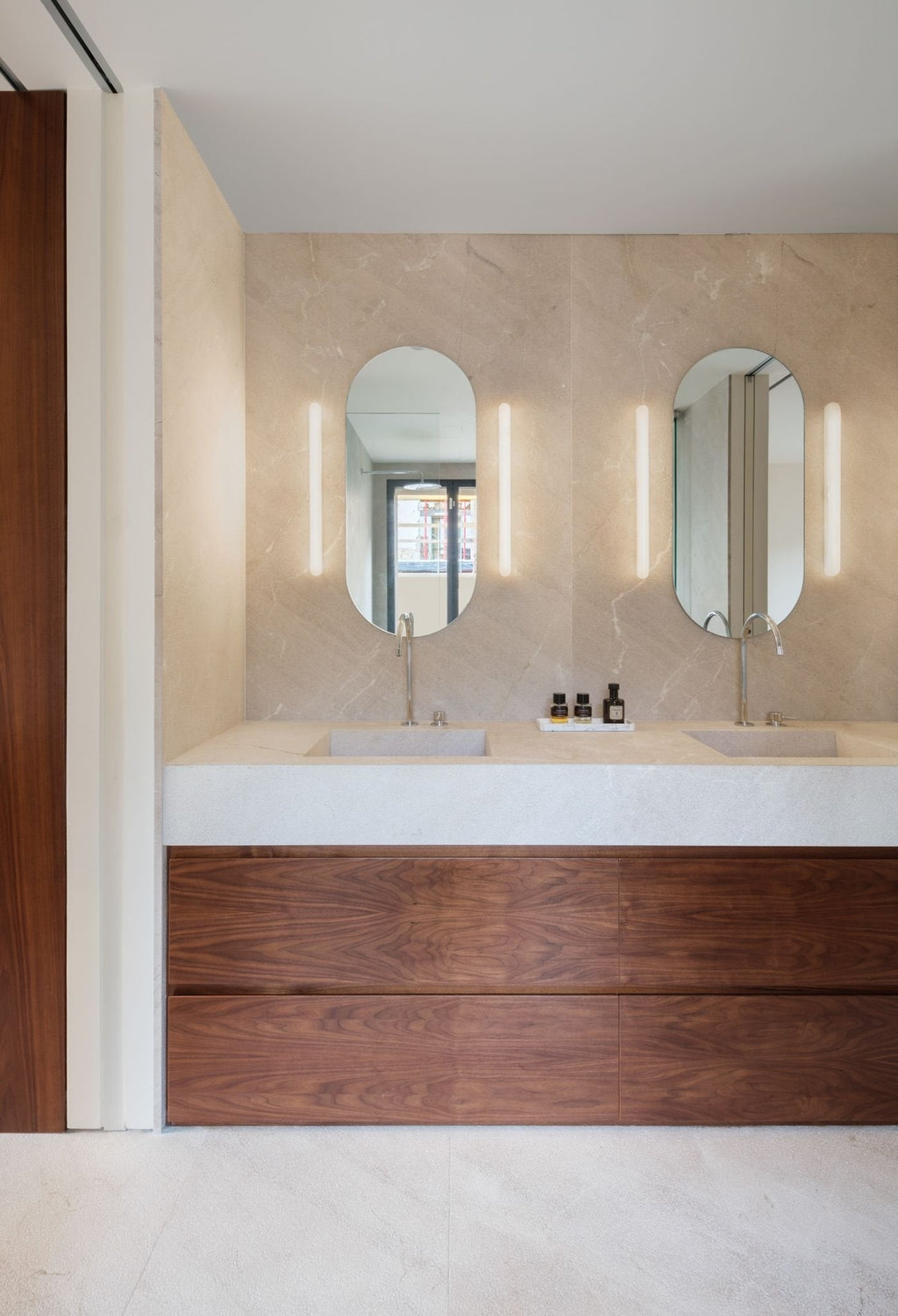 Tub Wall Sconce