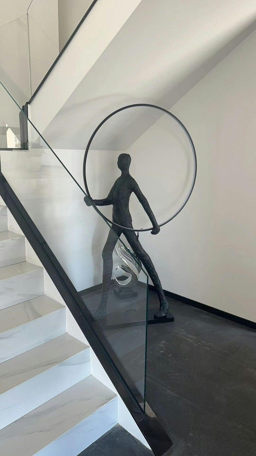 Vera Series Sculpture Floor Lamp