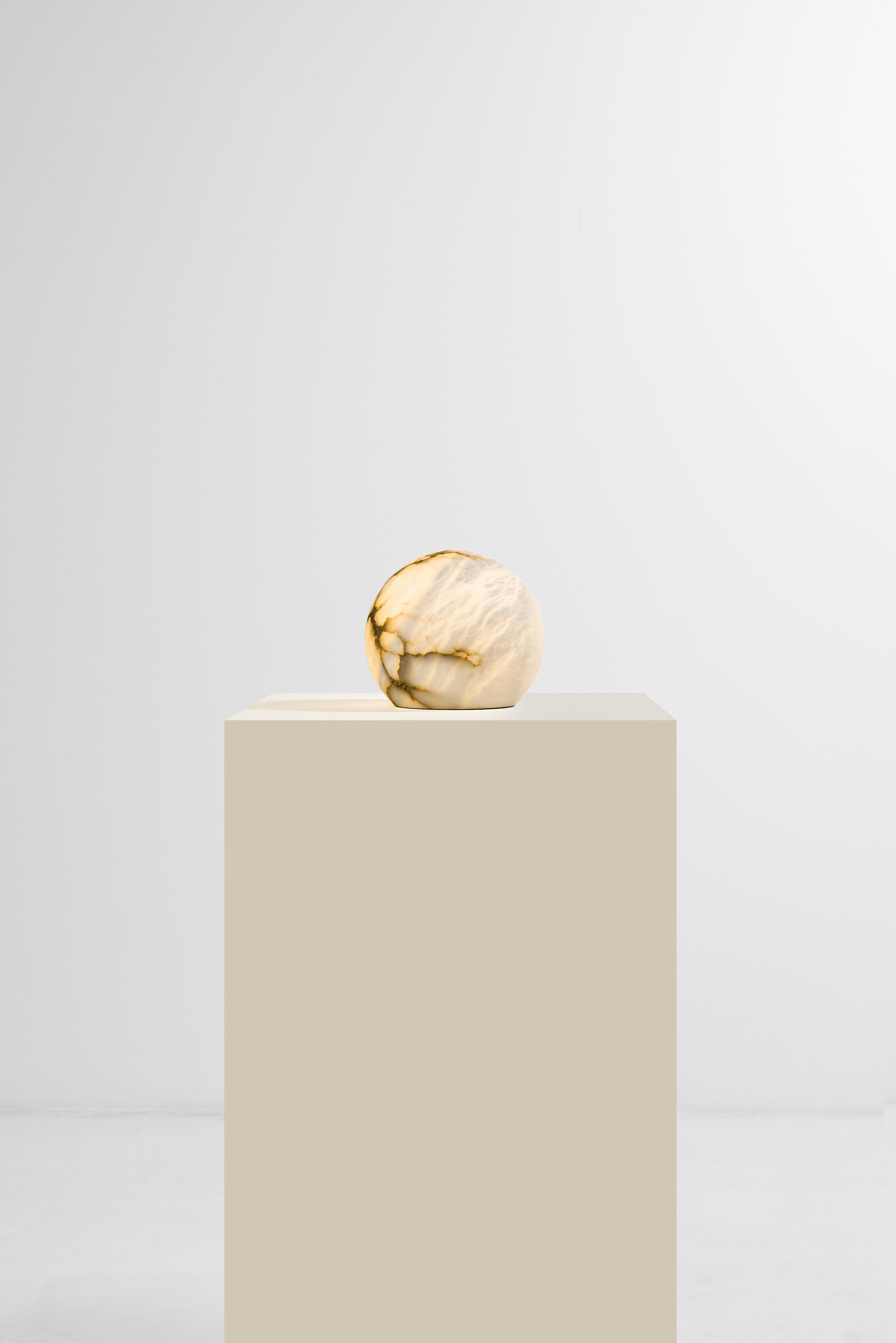 Moon Wireless Table Lamp