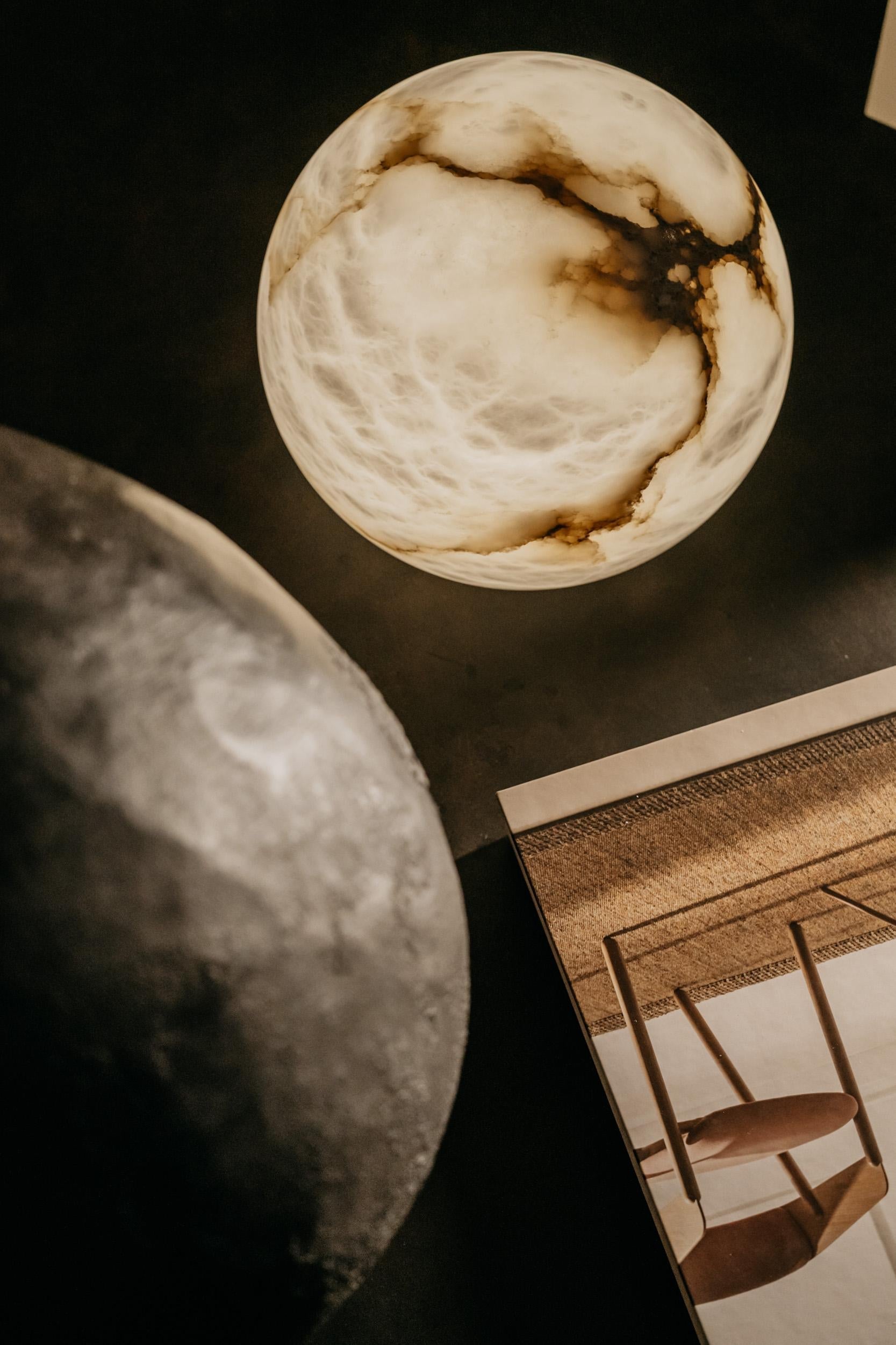 Moon Wireless Table Lamp